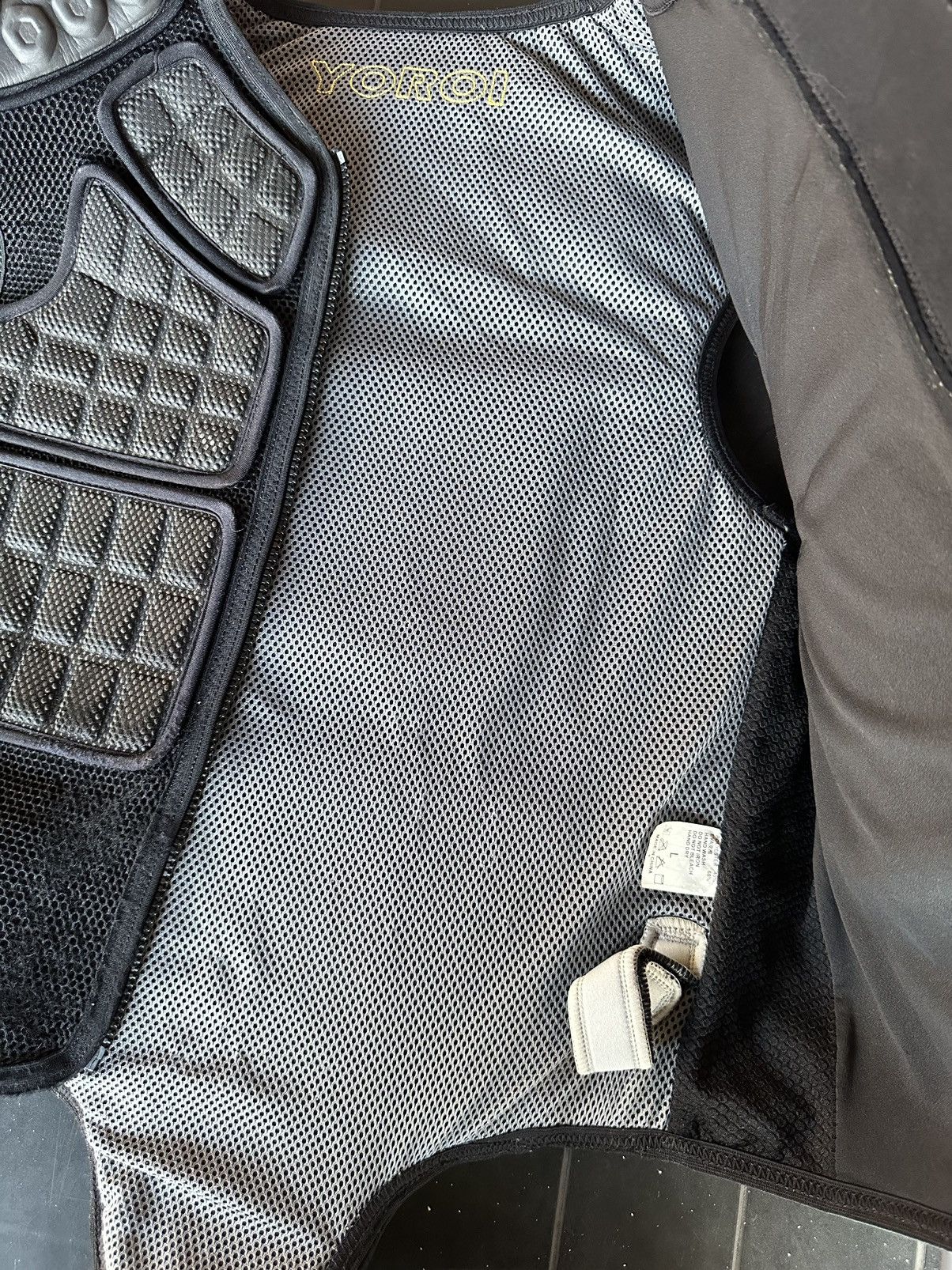 Japanese Brand Armor Protector Snow Plate YOROI M Size - Wear/Equipment Size US L / EU 52-54 / 3 - 14 Thumbnail