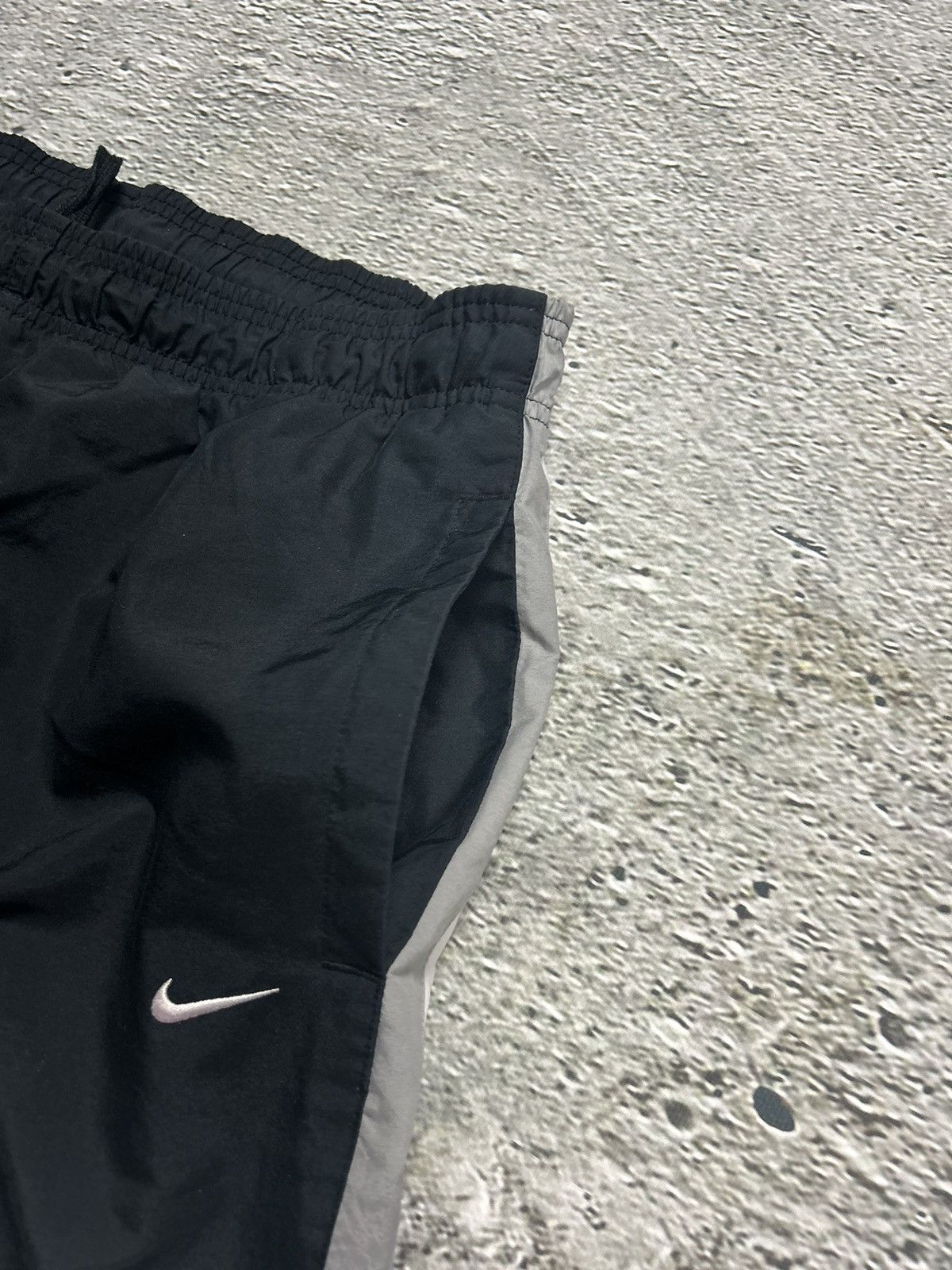 Nike Nike track suit vintage grey black nylon pants jacket Y2K Size US XL / EU 56 / 4 - 12 Thumbnail