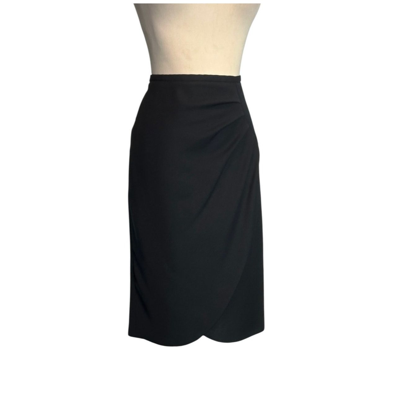 Armani Collezioni Armani Colezzioni black side ruched tulip skirt size 2 Size 28" / US 6 / IT 42 - 1 Thumbnail