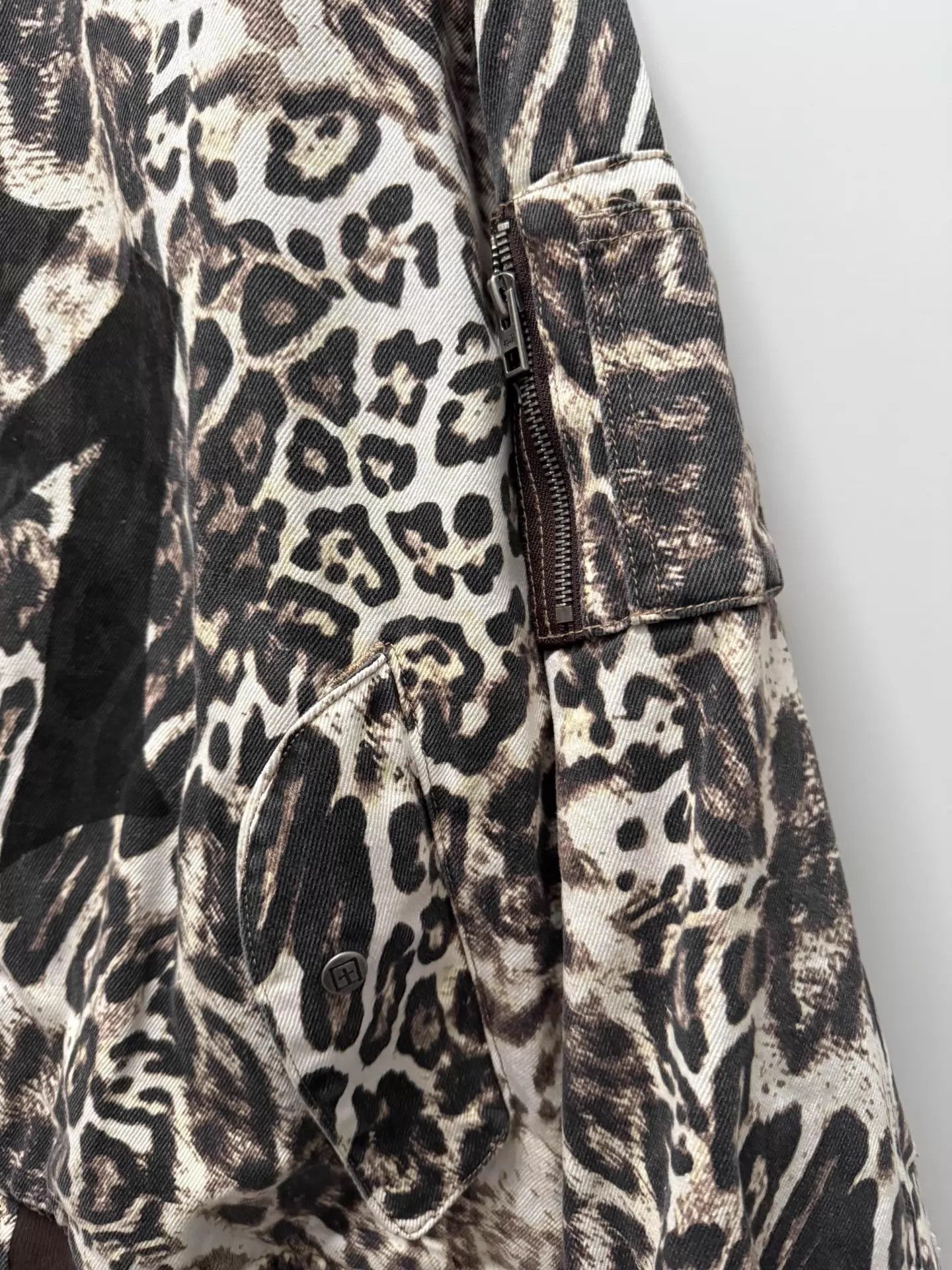 Mowalola mowalola x ksubi NY logo leopard print bomber XL/XXL new Size US XL / EU 56 / 4 - 5 Thumbnail