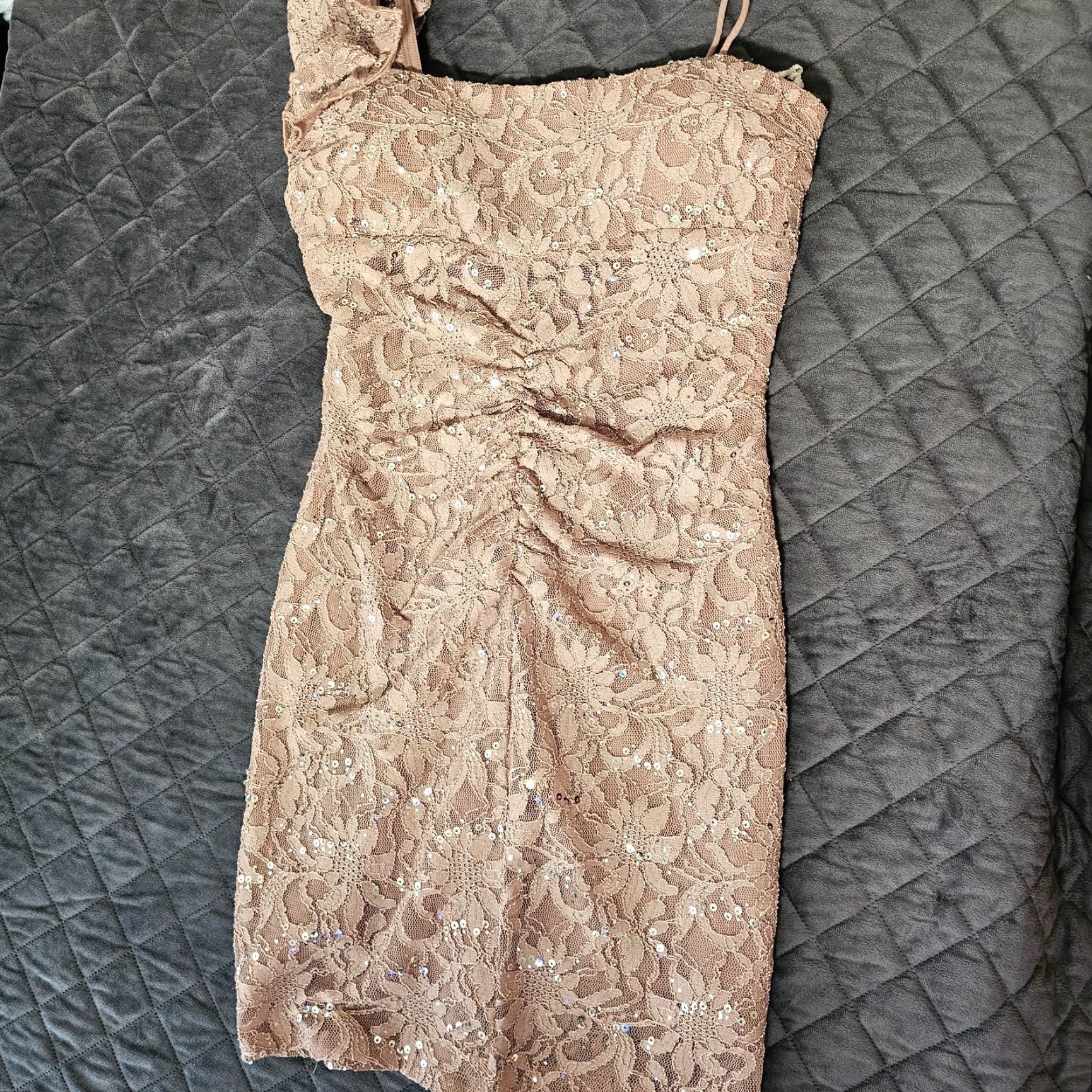 Vintage Jump Apparel One Shoulder Dress Women Sequin BeigBeige Metallic Cocktail and Party Dress Knee Length Juniors 13/14 Size XL / US 12-14 / IT 48-50 - 6 Thumbnail