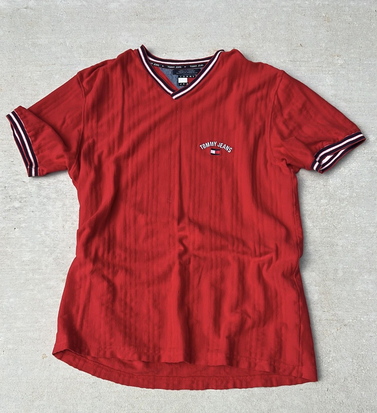 Tommy Hilfiger × Tommy Jeans × Vintage VTG 90s Tommy Hilfiger Ringer V-Neck T-Shirt Red Tommy Jeans Size US L / EU 52-54 / 3 - 1 Thumbnail