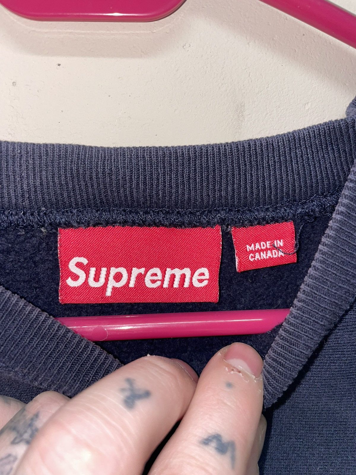 Supreme Supreme FW 2001 Gothic logo crewneck Size US XL / EU 56 / 4 - 3 Thumbnail