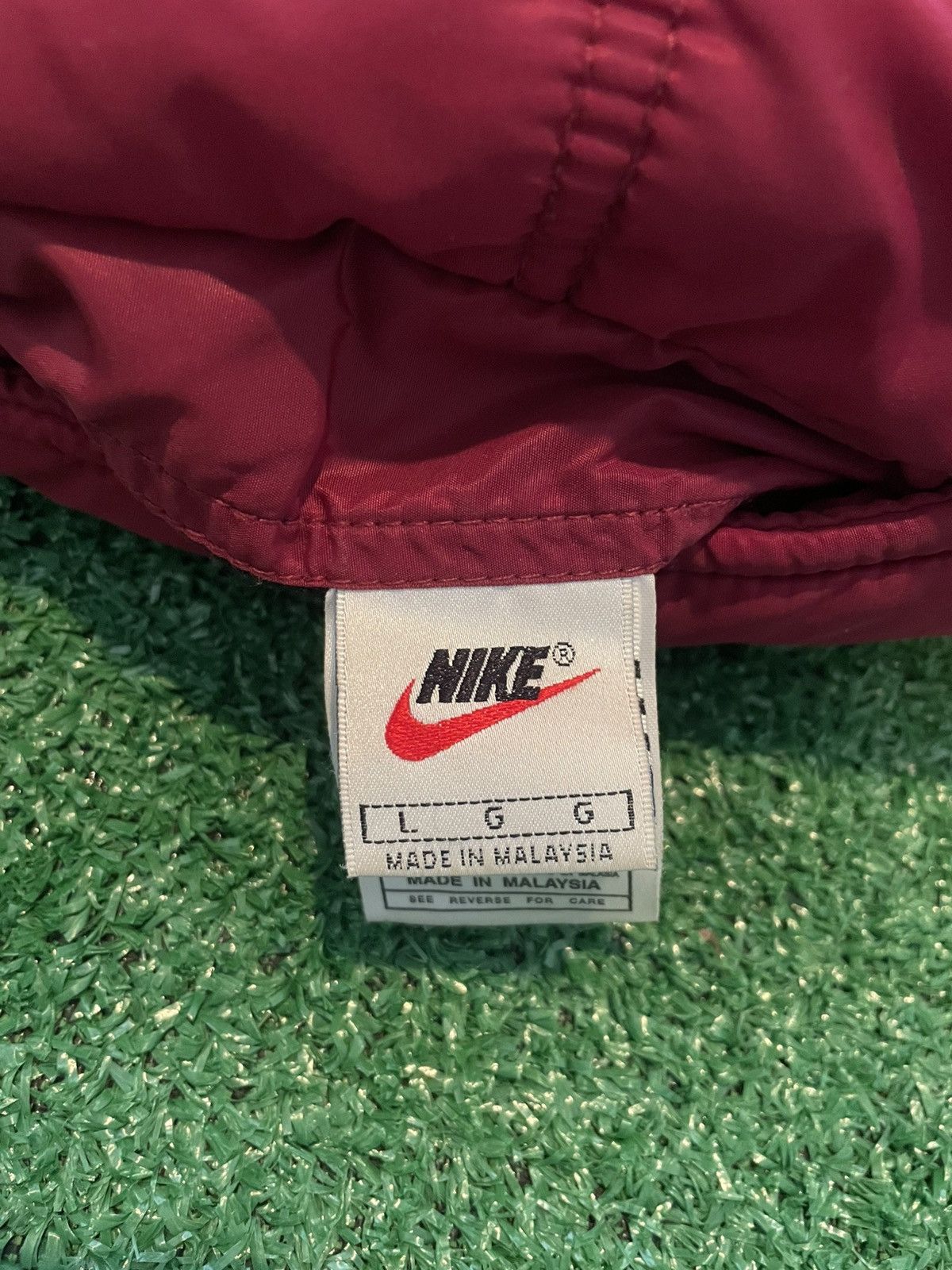 Nike Vintage 90s Black And Red Reversible Nike Puffer Jacket Size US L / EU 52-54 / 3 - 5 Thumbnail