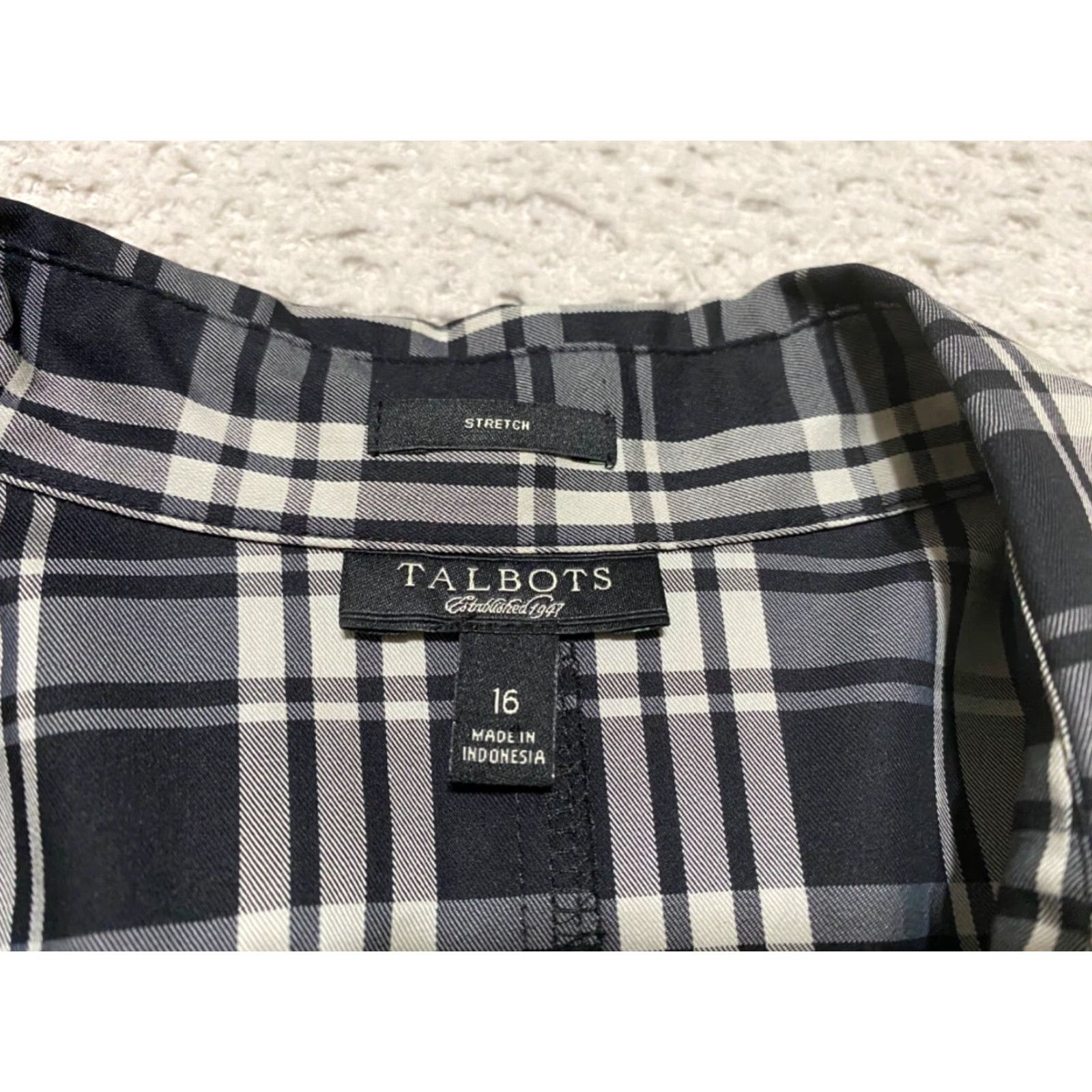 Talbots Talbots Shirt Womens 16 Black Plaid Faux Wrap Side Zip Stretch Long Sleeve Vintage 1972 Womens Size XXL / US 16-18 / IT 52-54 - 4 Thumbnail