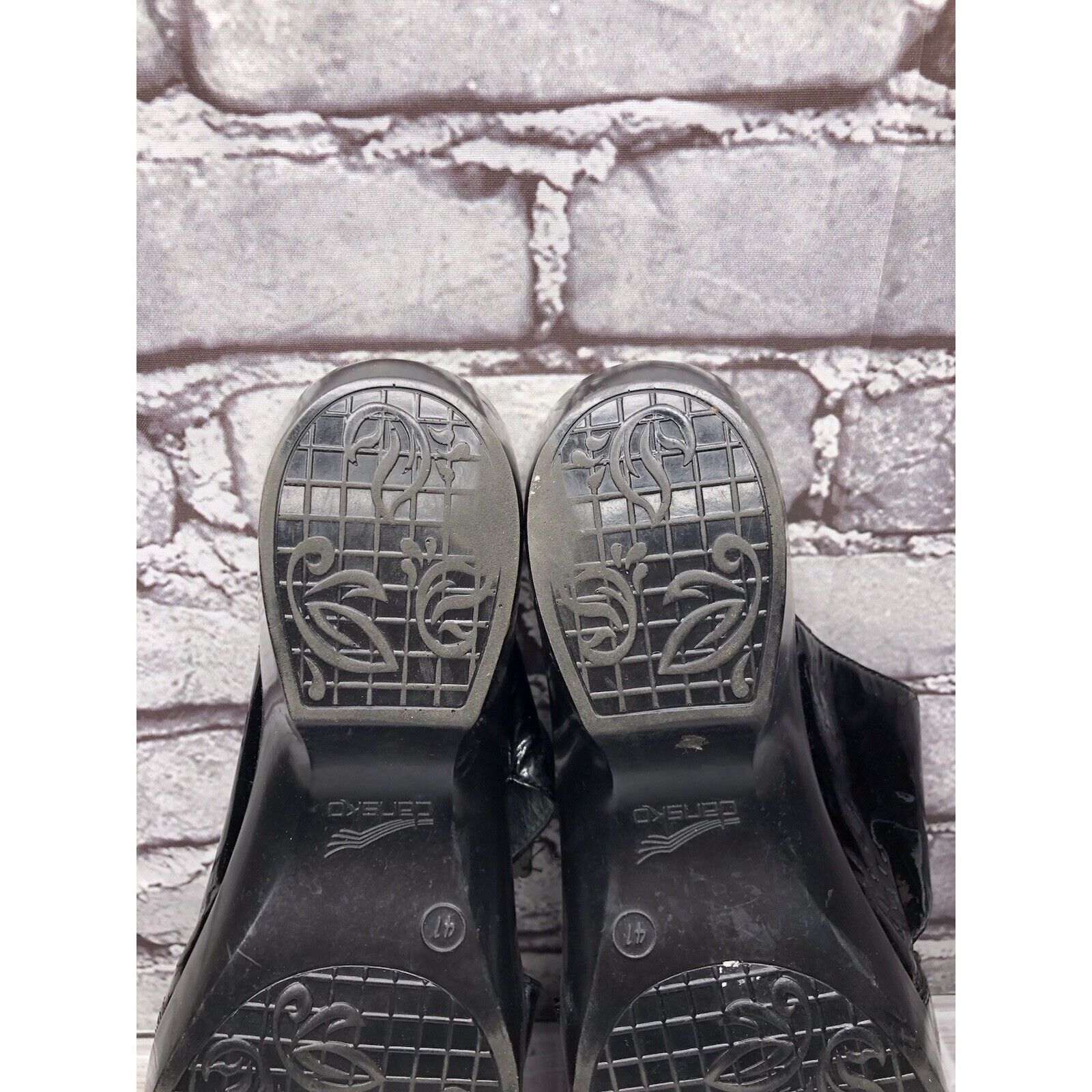 Other Dansko Black Patent Leather Flower Wedge Slip On Slides Sand Size US 10.5 / IT 40.5 - 8 Thumbnail