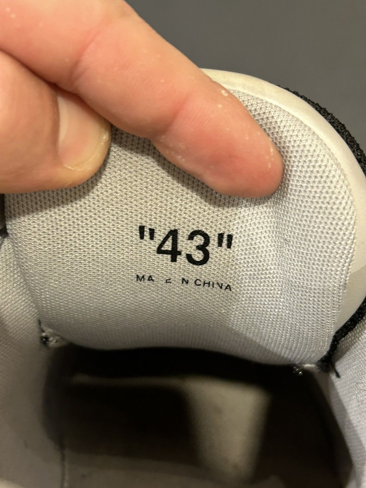 Off-White Off White Out Of Office ‘Black Grey’ Size US 10 / EU 43 - 8 Thumbnail