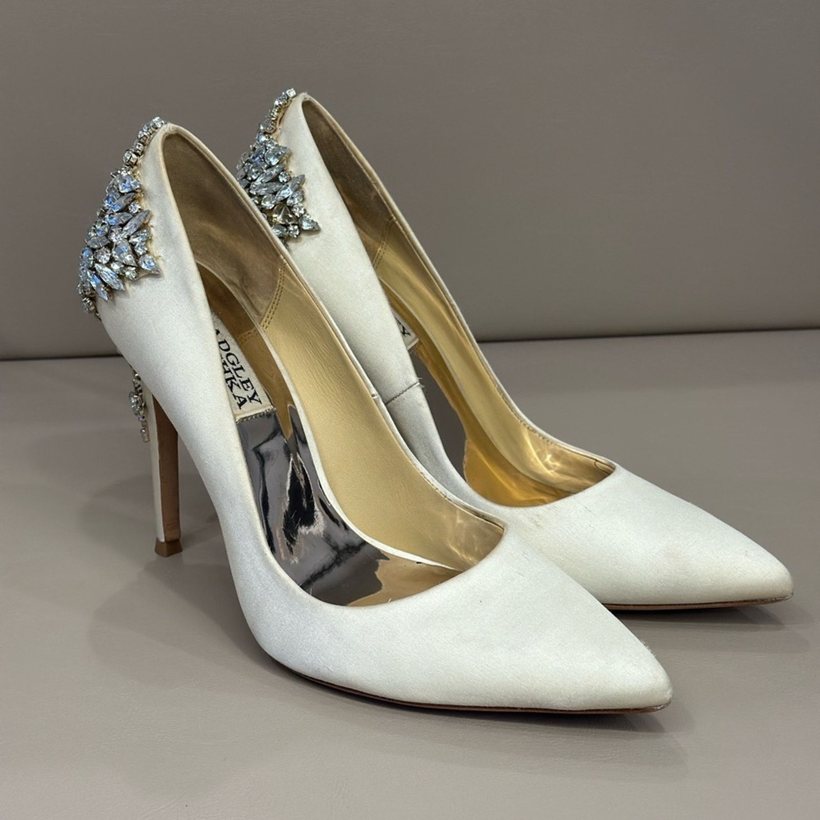 Badgley Mischka Badgley Mischka Wedding Embellished Ivory Pump Size US 7 / IT 37 - 2 Thumbnail