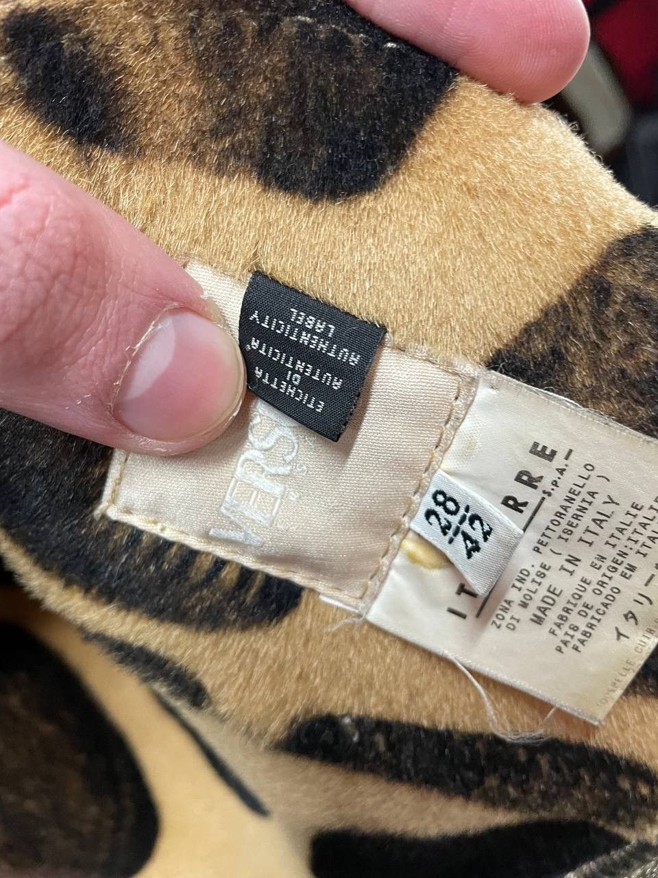 Versace 🔥Rare Vintage Versus Versace Gold Leopard Leather Jacket Size M / US 6-8 / IT 42-44 - 15 Thumbnail