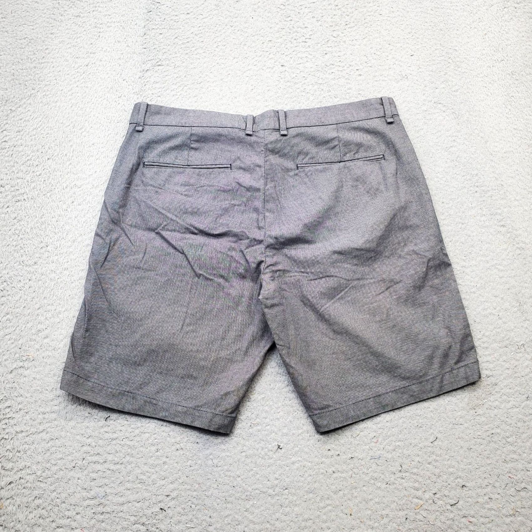 Calvin Klein Calvin Klein Mens Chino Shorts 34 Gray Polka Dot Slash Pocket Shirtless? Size US 34 / EU 50 - 2 Thumbnail