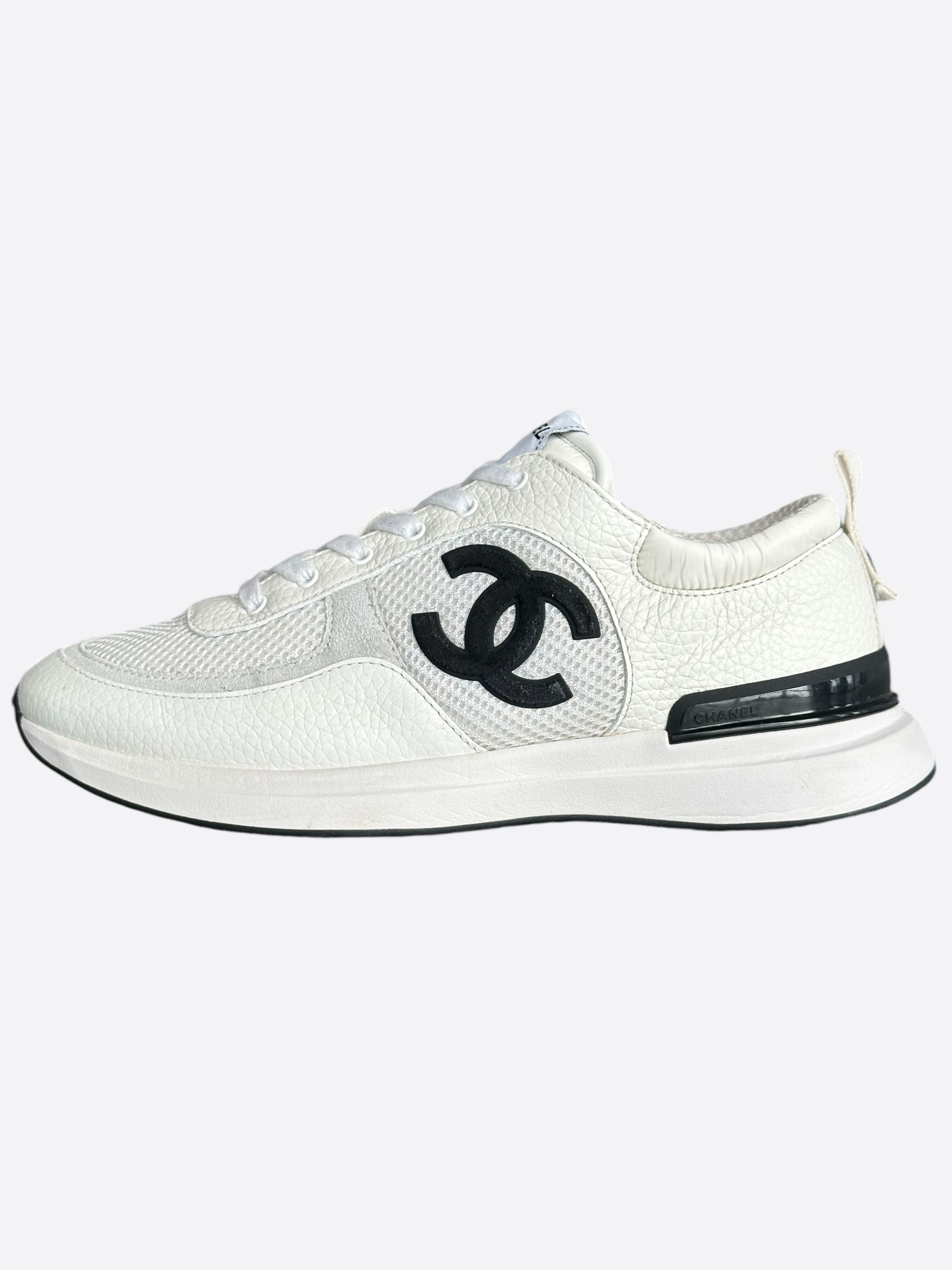 Chanel Chanel White & Black CC Logo Runners Size US 8 / EU 41 - 3 Thumbnail