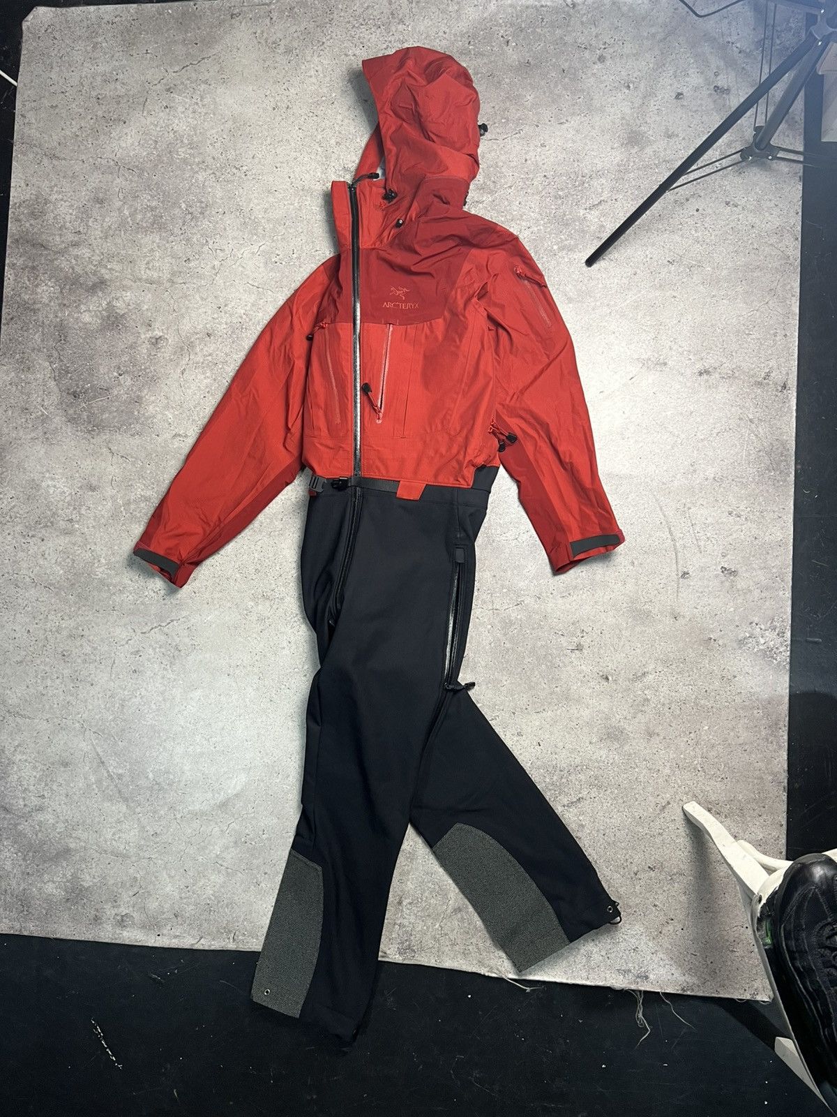 Arc'teryx Vintage Arcteryx Alpha Goretex Full Ski Suit Size M Size US M / EU 48-50 / 2 - 2 Thumbnail