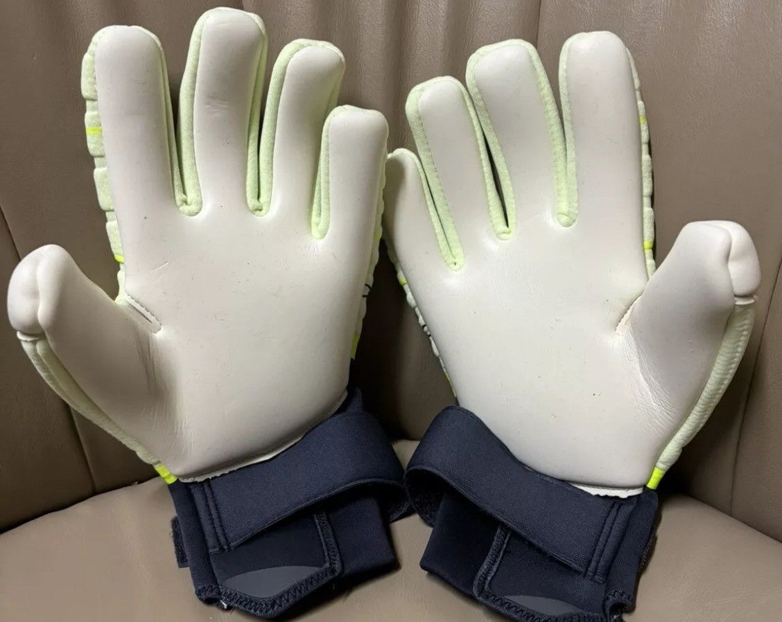 Nike New Nike GK Phantom Elite Goalkeeper Soccer Gloves White Size ONE SIZE - 5 Thumbnail