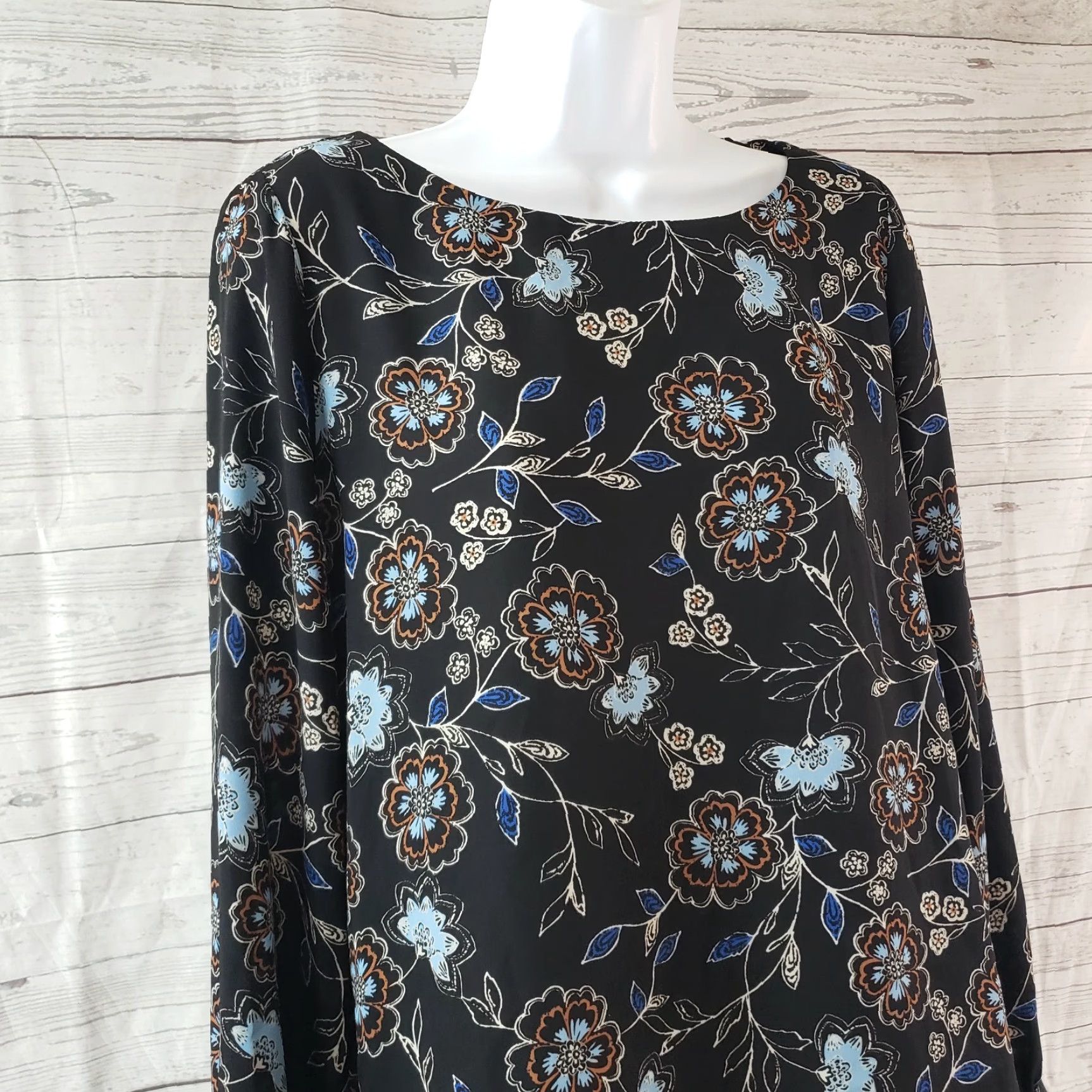 Vintage Pleione Womens Blouse Shirt Long Sleeve XS Black Floral Polyester Pleione Floral XS Black Long Sleeve Womens Shirt Size XS Size XS / US 0-2 / IT 36-38 - 2 Thumbnail