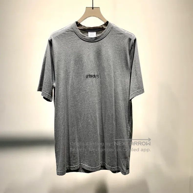 Vetements Vetements Logo Embroidered Print Grey Short Sleeve T-Shirt Size US M / EU 48-50 / 2 - 1 Thumbnail
