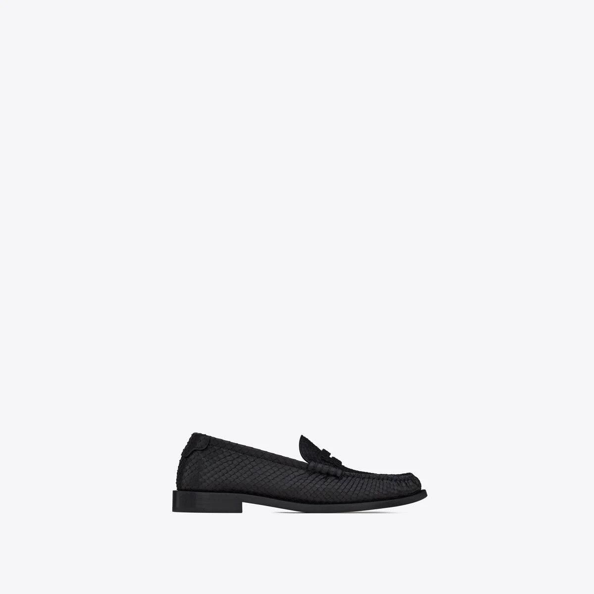 o1s1wg110724 Le loafer Penny Slippers in Python in Noir