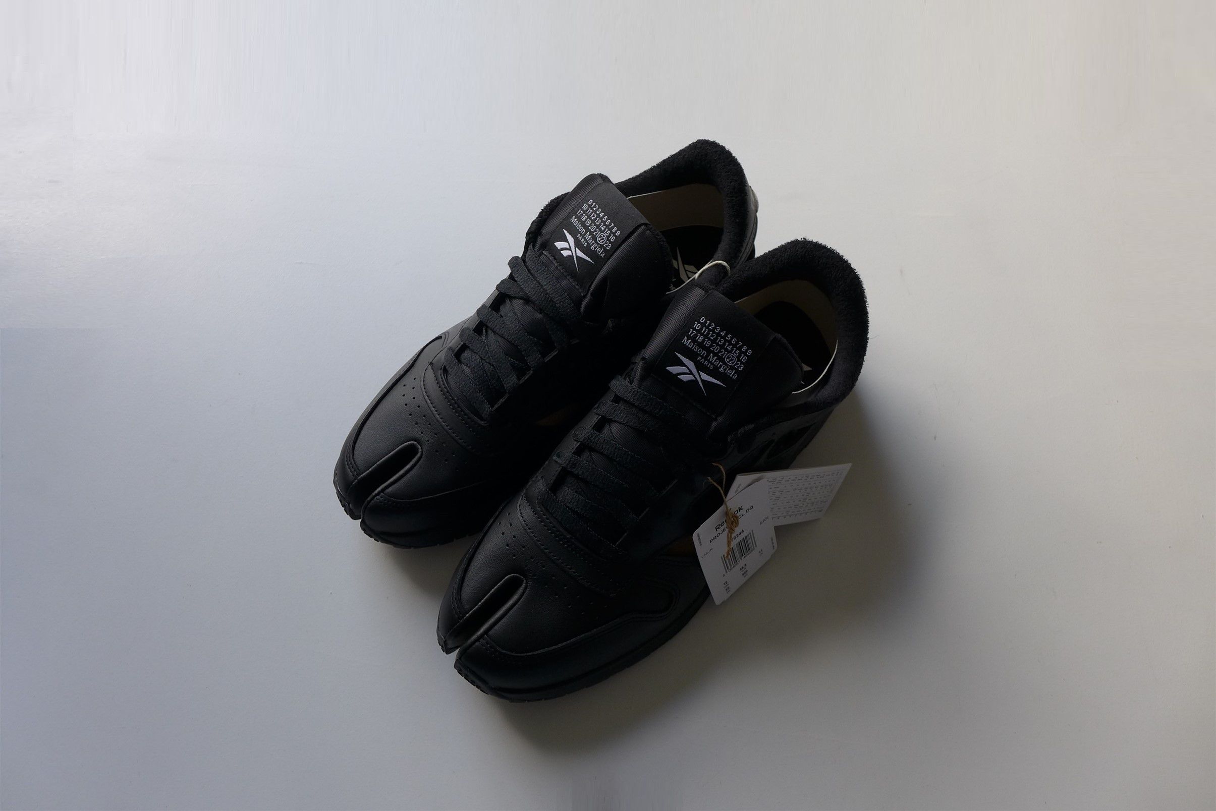 Maison Margiela Magiela x Reebok Tabi Black Classic Leather DQ Sneakers Size US 12 / EU 45 - 2 Thumbnail