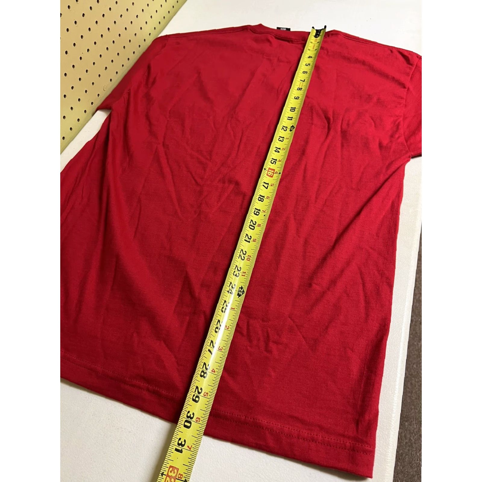 Hanes VINTAGE Hanes Red Pocket T-Shirt L Adult Red Short Sleeve Cotton Basic Tee Mens Size US L / EU 52-54 / 3 - 6 Thumbnail