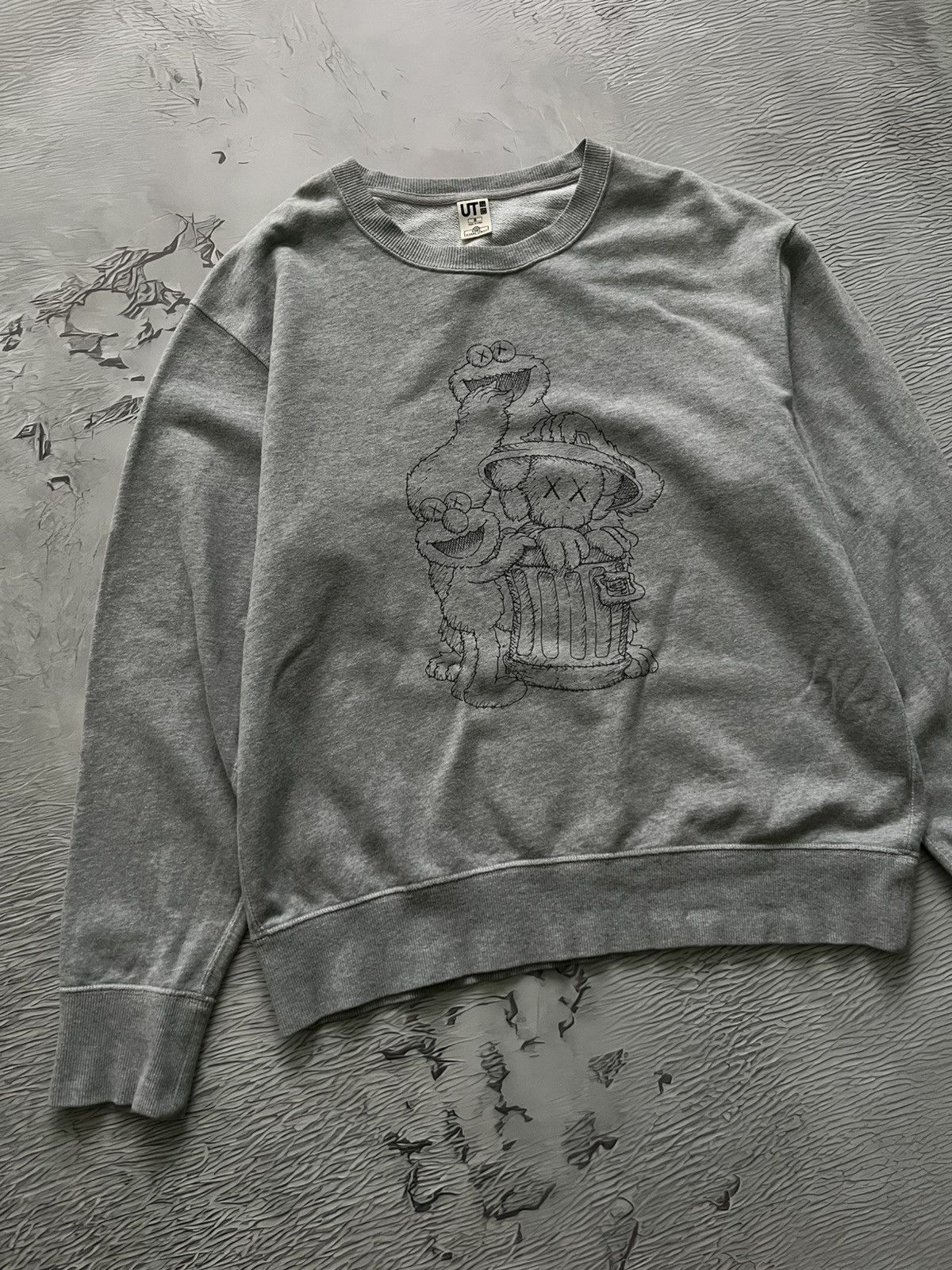 Kaws × Uniqlo Uniqlo x Kaws Sweatshirt Streetwear Gray Size US M / EU 48-50 / 2 - 1 Thumbnail