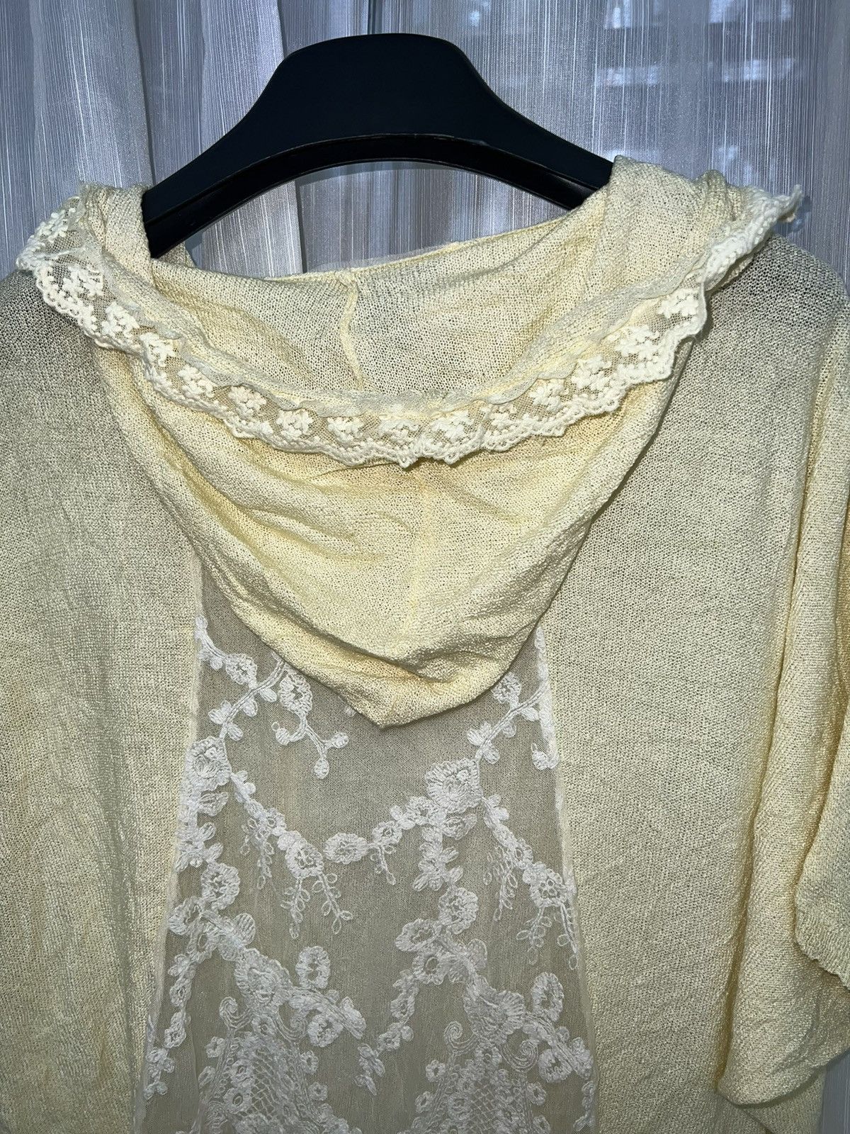 LIZ LISA Axes Femme pastel yellow knit poncho hoodie 🧝🏻‍♀️ Size ONE SIZE - 15 Thumbnail