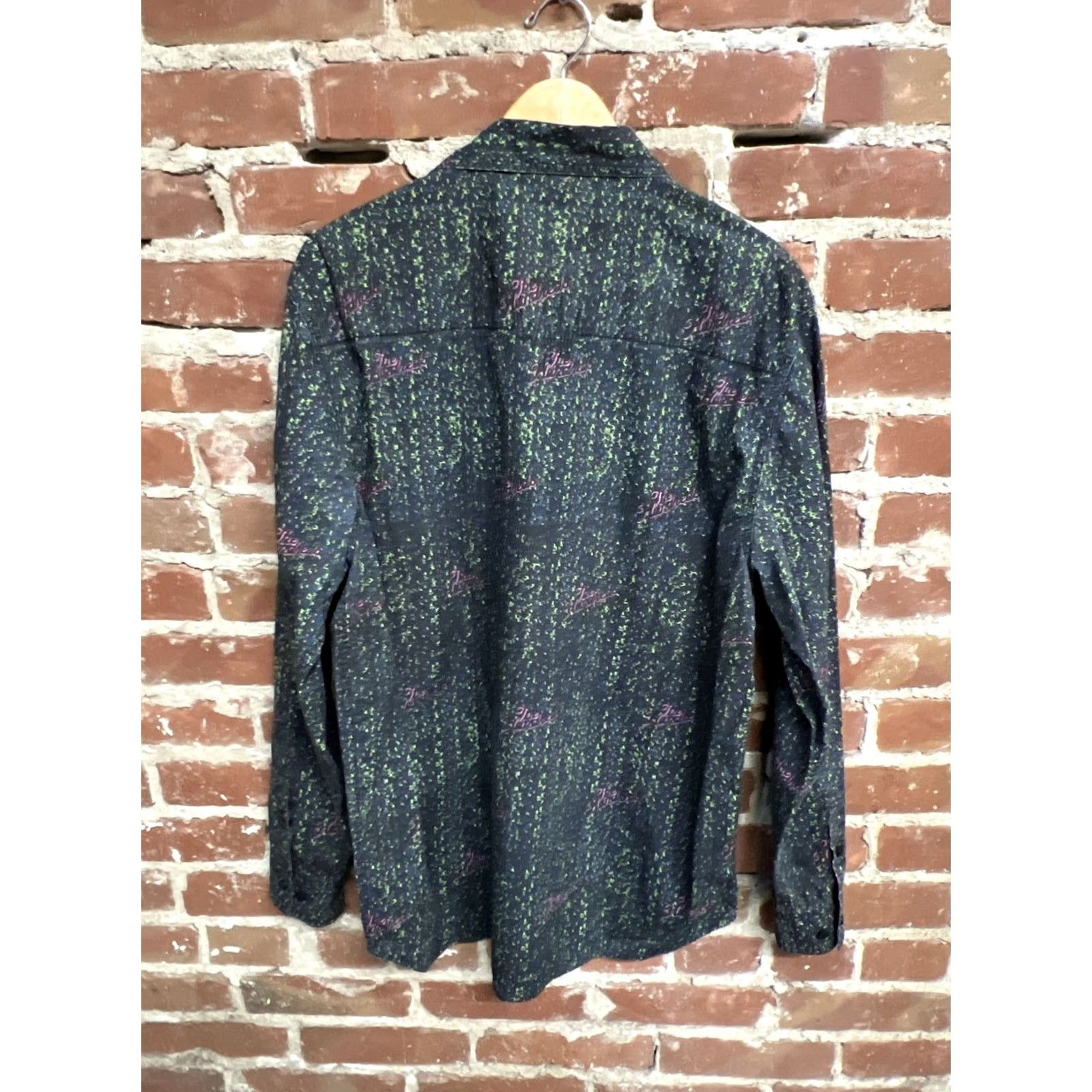 The Hundreds The Hundreds Button-Up Shirt XL Long Sleeve Black Neon Print Paisley Skate Streetwear Mens Size US XL / EU 56 / 4 - 2 Thumbnail
