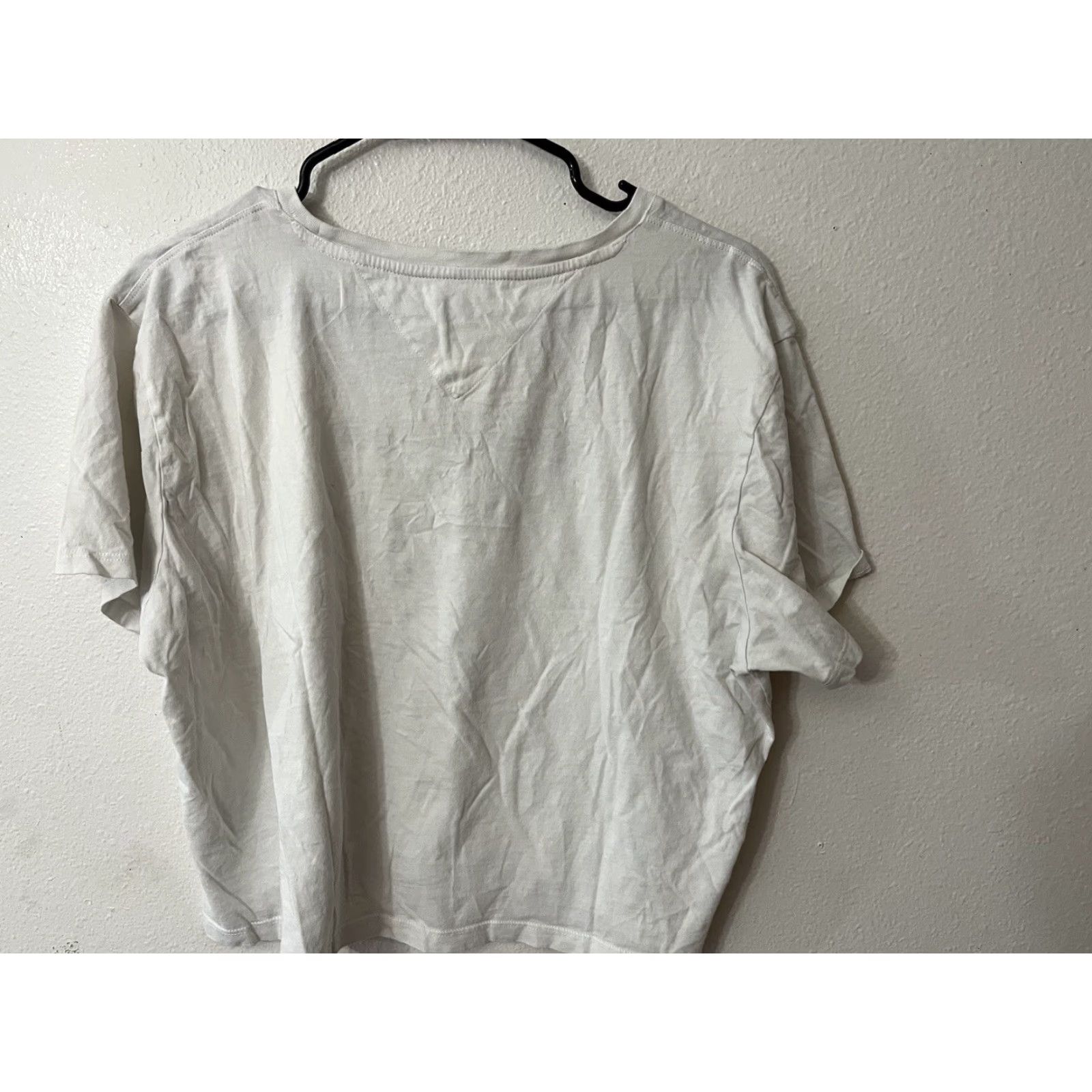 Vintage TOMMY JEANS Womens Crop Graphic T-Shirt Top White Regular L Short Sleeve Crew Neck Logo Print Casual Shirt Woman Size L / US 10 / IT 46 - 4 Thumbnail