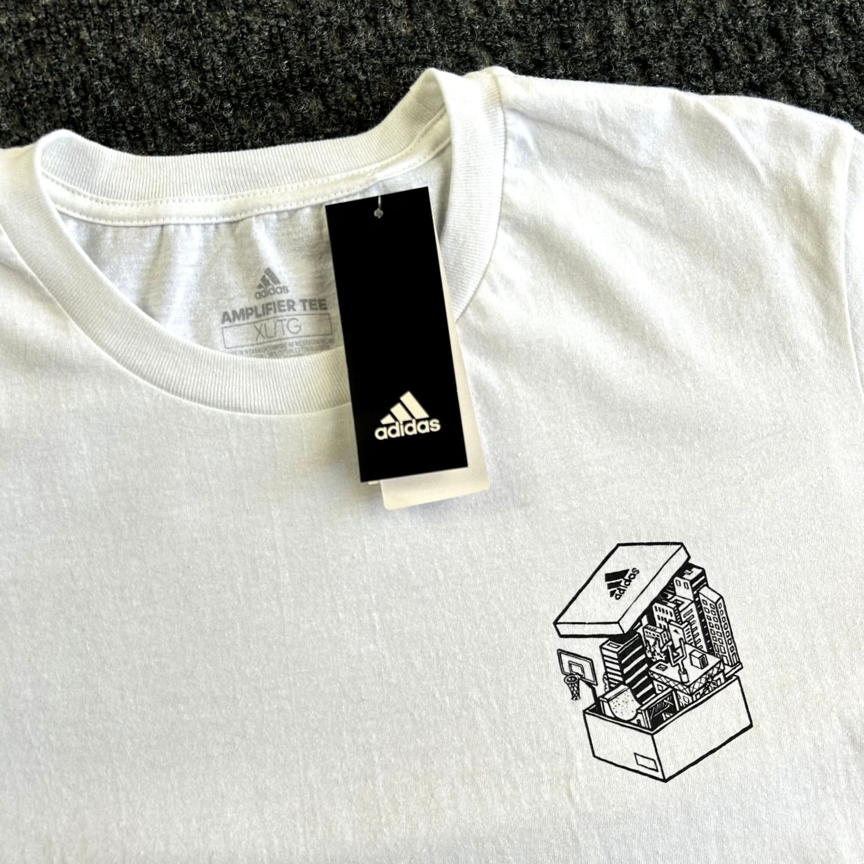 Adidas Adidas Amplifier Tee Shirt Mens XL White Cityscape Bridges Graphic Print Short Sleeve T-Shirt Activewear Size US XL / EU 56 / 4 - 4 Thumbnail