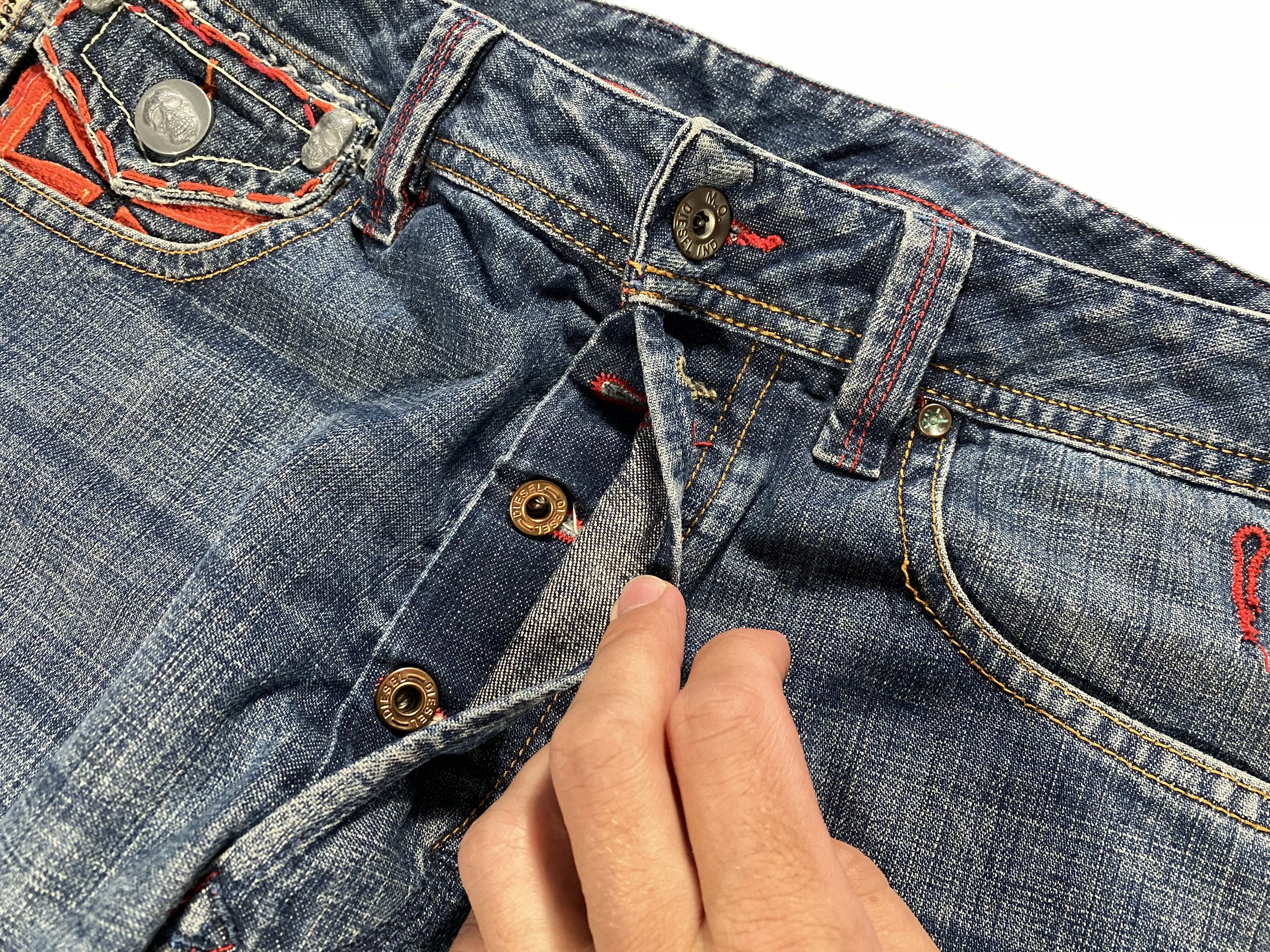Diesel Vintage Diesel Industry Cross/Skull Motif Relaxed Fit Jeans Size US 32 / EU 48 - 6 Thumbnail