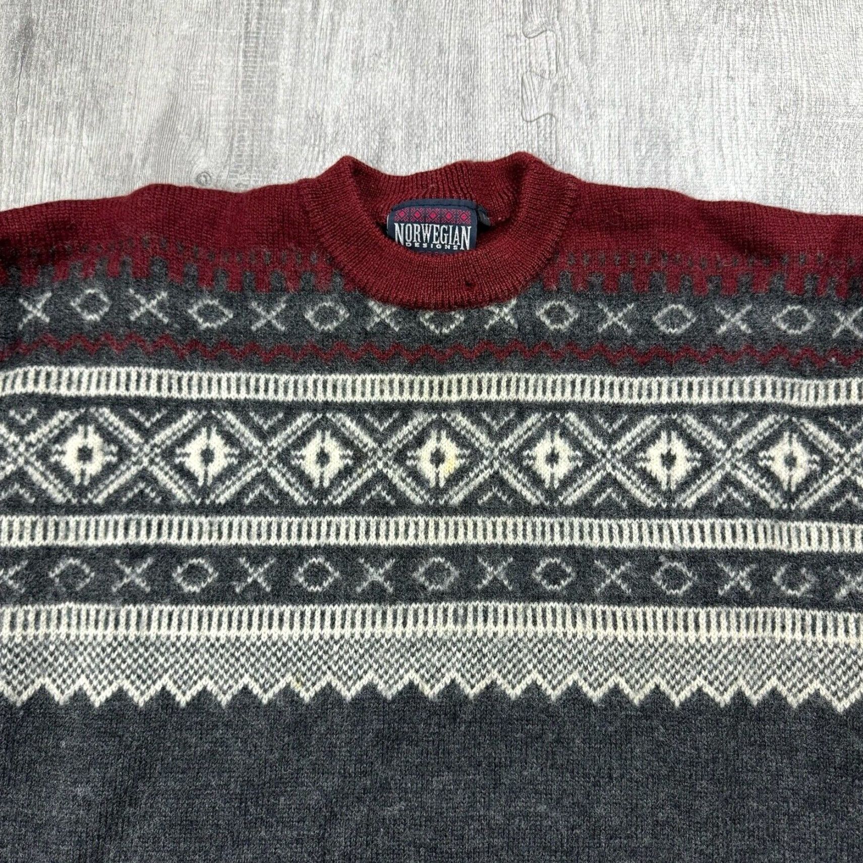 4SDESIGNS VTG NORWEGIAN DESIGNS MENS Sweater Modular Knit Crew Neck 90s Fair Isle Heavy Wool Size L Red Grey Christmas Ski Size US L / EU 52-54 / 3 - 2 Thumbnail