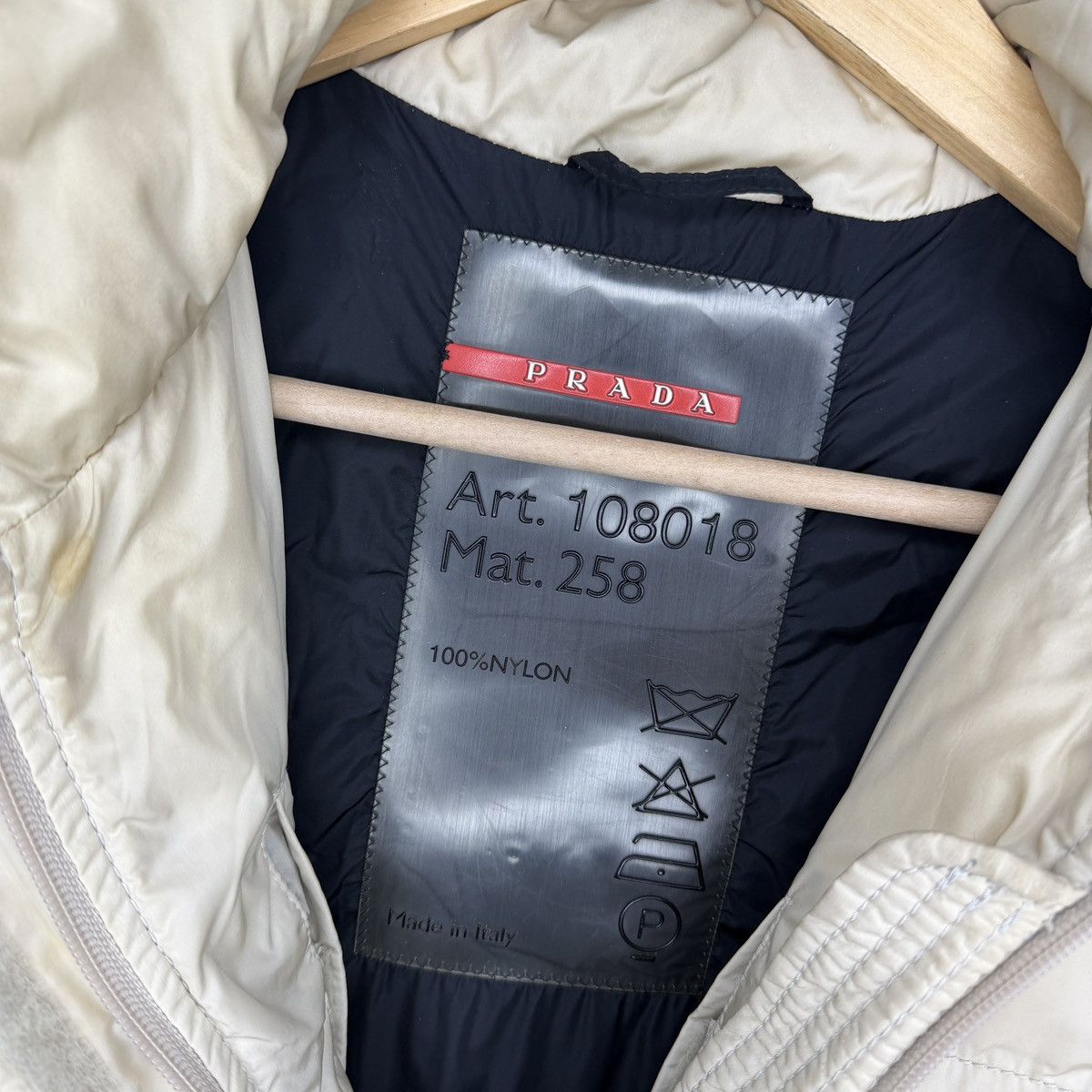 Prada Prada Vintage Puffer Down Jacket Size M / US 6-8 / IT 42-44 - 12 Thumbnail