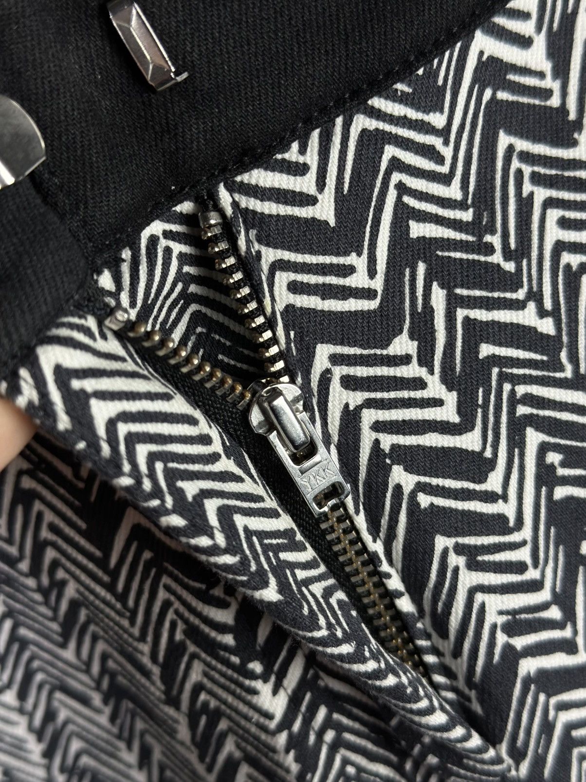 Balenciaga Balenciaga Women’s Pants Jeans Black White Print Trousers Size 40" / US 18 - 6 Thumbnail