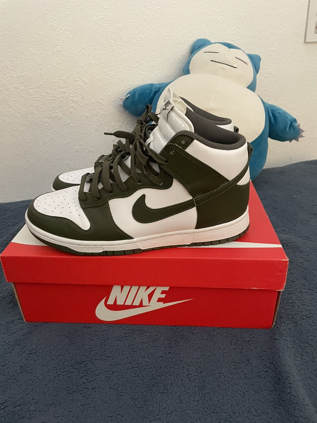 Nike Dunk Hi retro “Cargo Khaki” SIZE 10