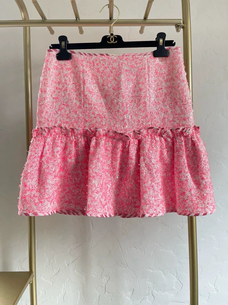 Chanel Chanel 20s pink skirt Size 25" / US 0 / IT 36 - 1 Thumbnail