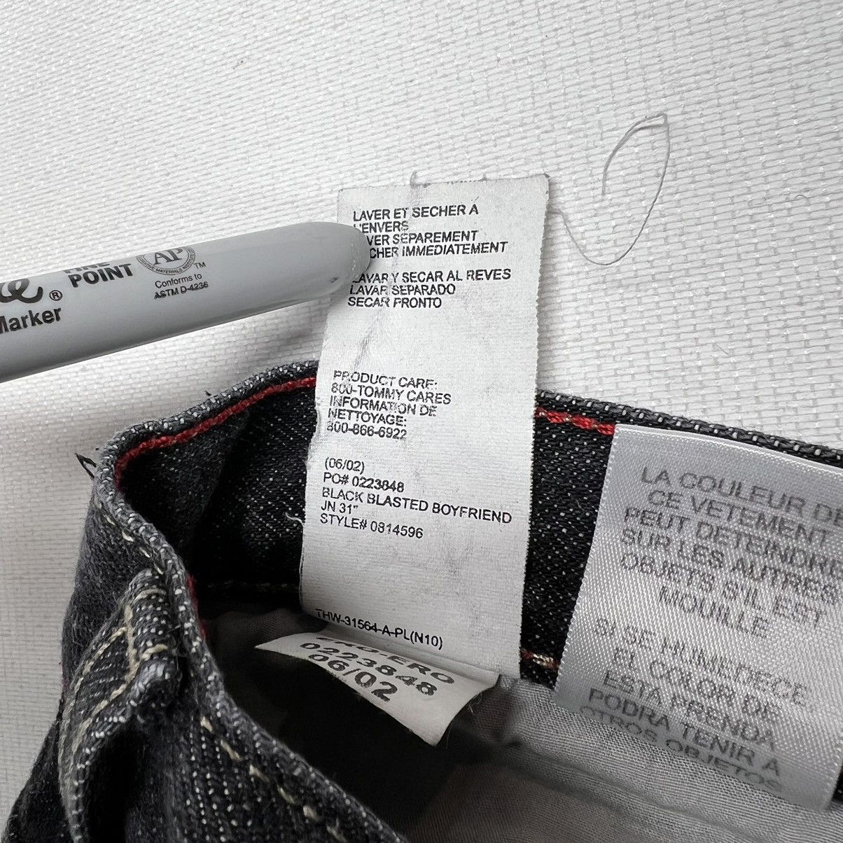 Tommy Hilfiger × Vintage Tommy Hilfiger Jeans Black Blasted Boyfriend Denim Faded Size 34" / US 12 / IT 48 - 13 Thumbnail