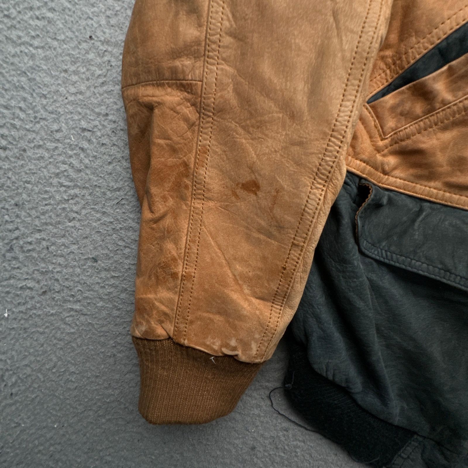 Other Vintage Brandon Thomas Two Tone Bomber Leather Jacket Small Size US S / EU 44-46 / 1 - 12 Thumbnail