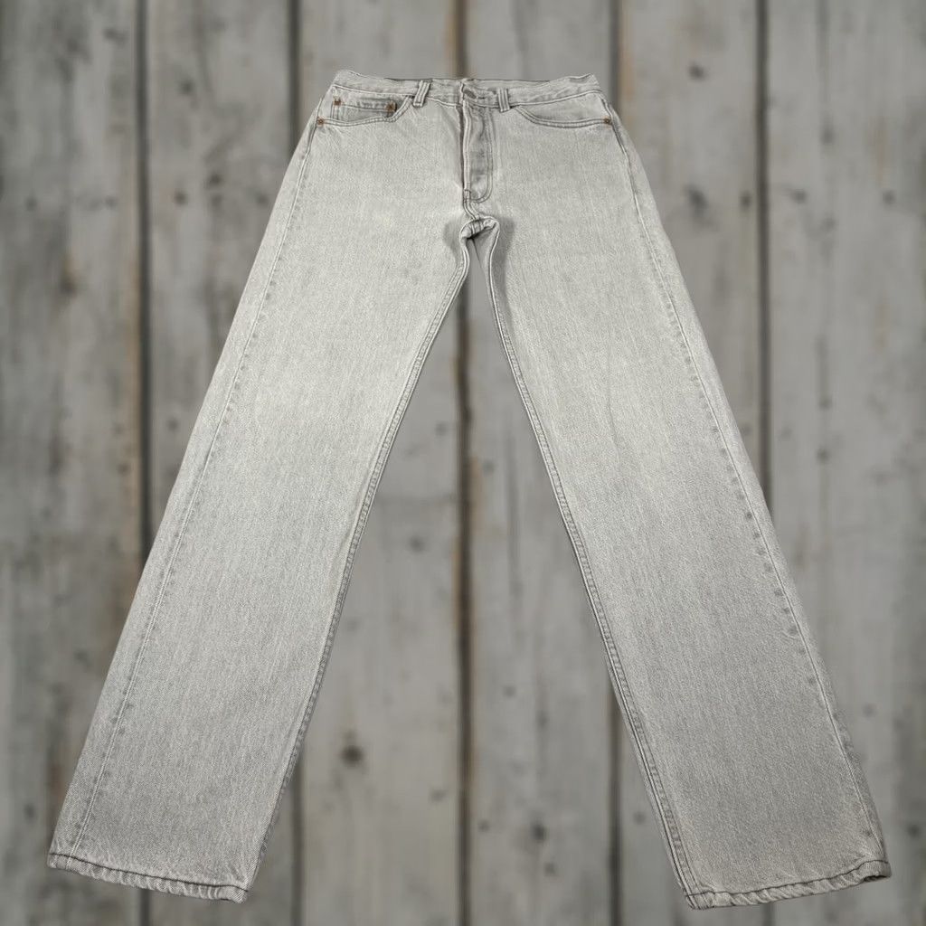 Levi's VINTAGE Levi's 501 Jeans Mens 32x34 Gray Light Wash Straight Leg Denim Pants USA 90s Mens Size US 32 / EU 48 - 1 Thumbnail