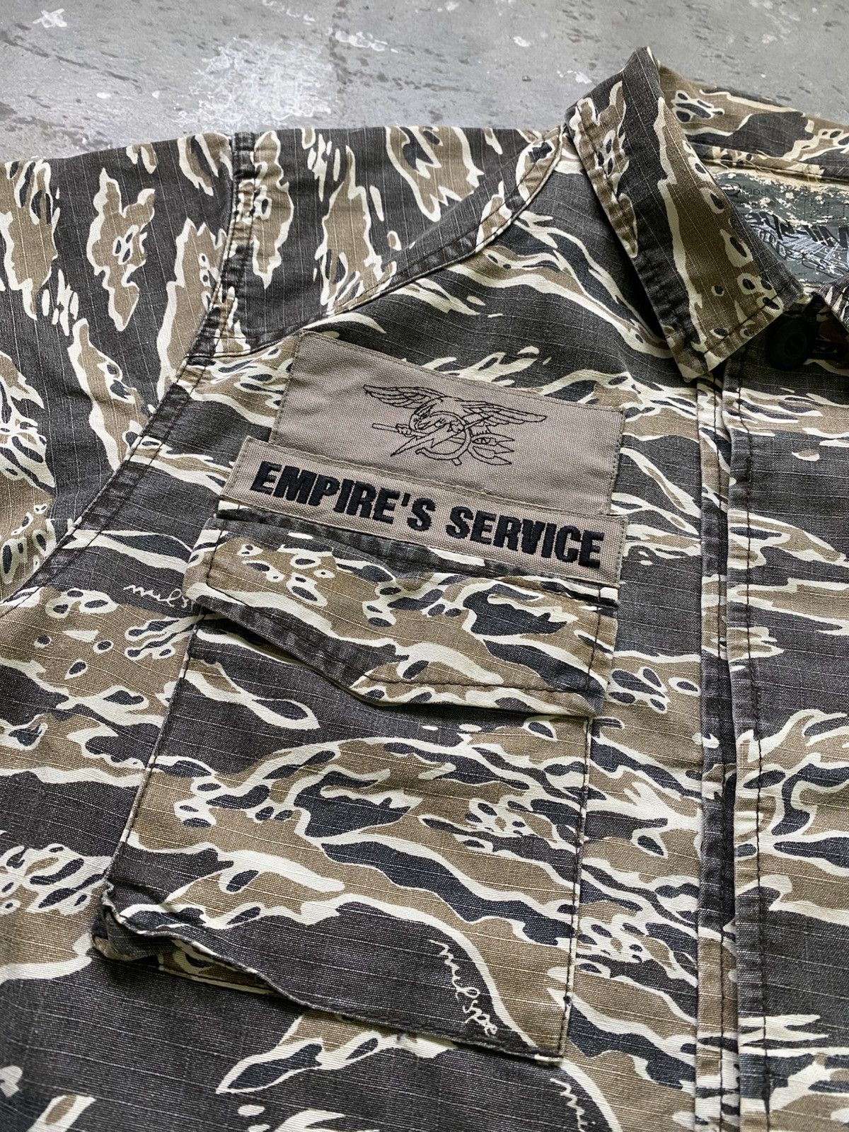 Wtaps Wtaps Buds Tiger Stripe Camo Cotton Issue Shirt Size US L / EU 52-54 / 3 - 5 Thumbnail