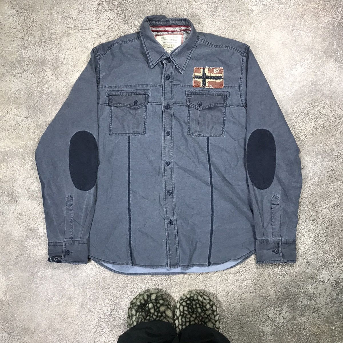 Vintage Vintage Napapijri Shirt Elbow Patch Workwear Streetwear XL Size US XL / EU 56 / 4 - 1 Thumbnail