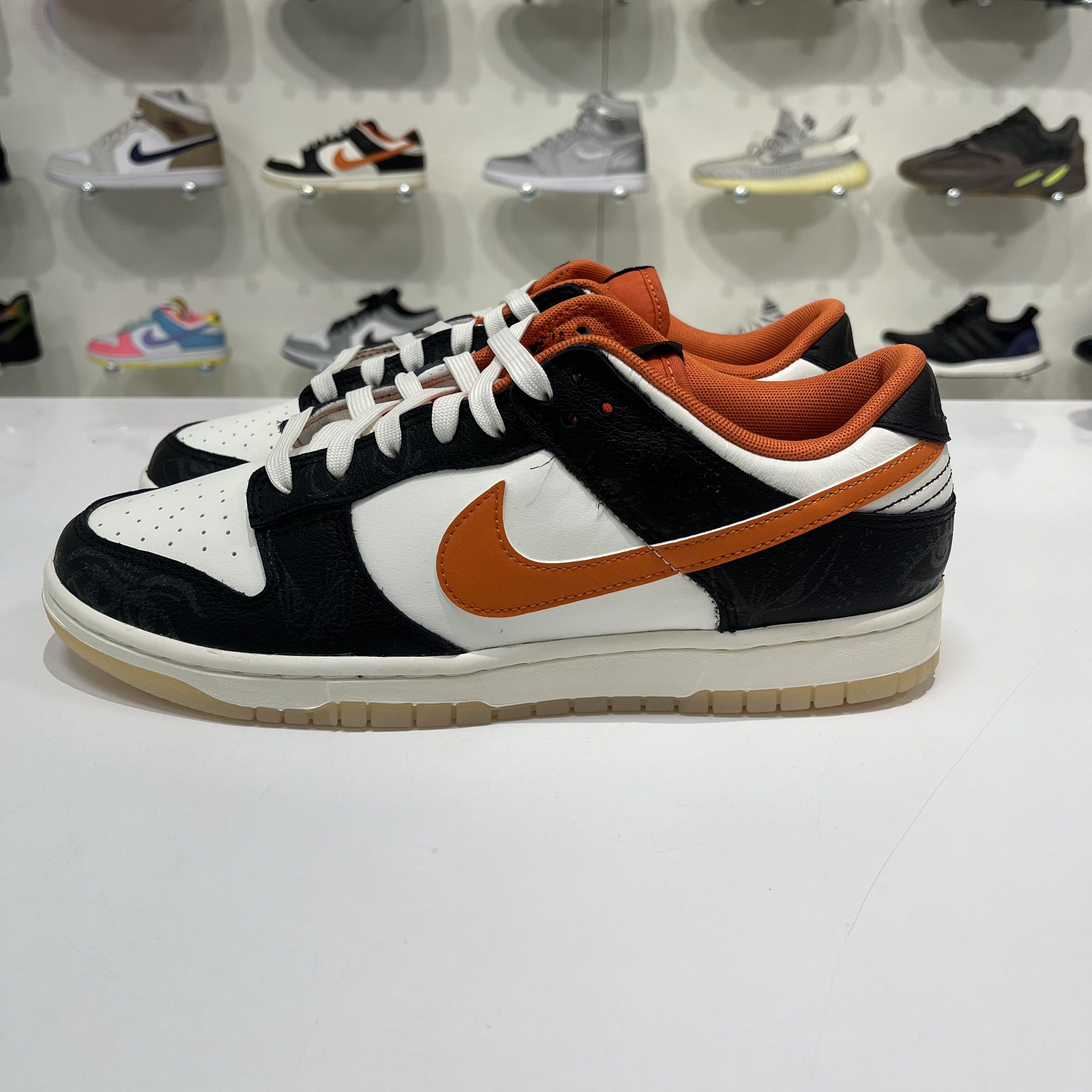 Nike Nike Dunk Low PRM Halloween 2021 Size US 10 / EU 43 - 2 Thumbnail