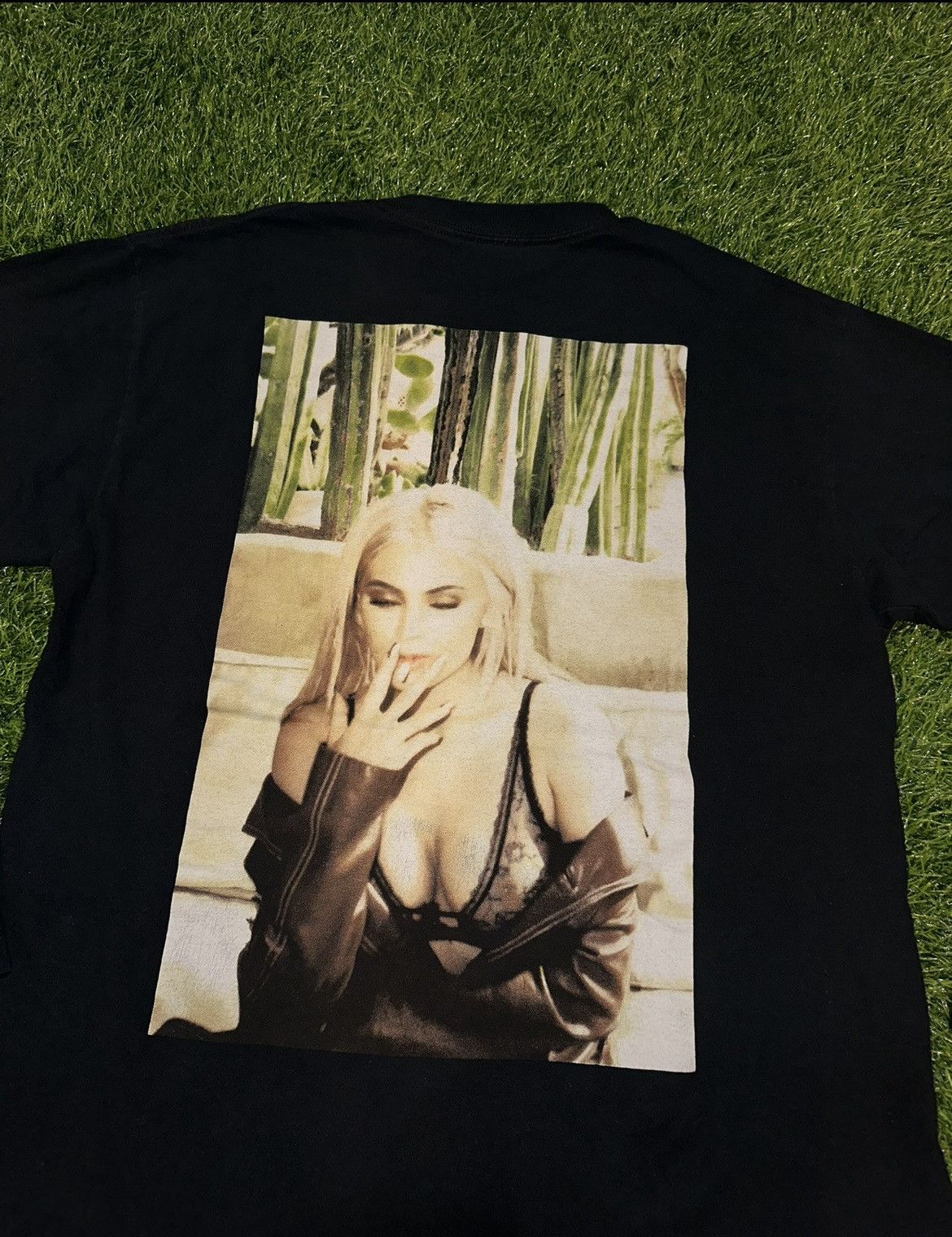Kylie Jenner Kylie Jenner Cosmetics Longsleeve Size Medium Size US M / EU 48-50 / 2 - 3 Thumbnail