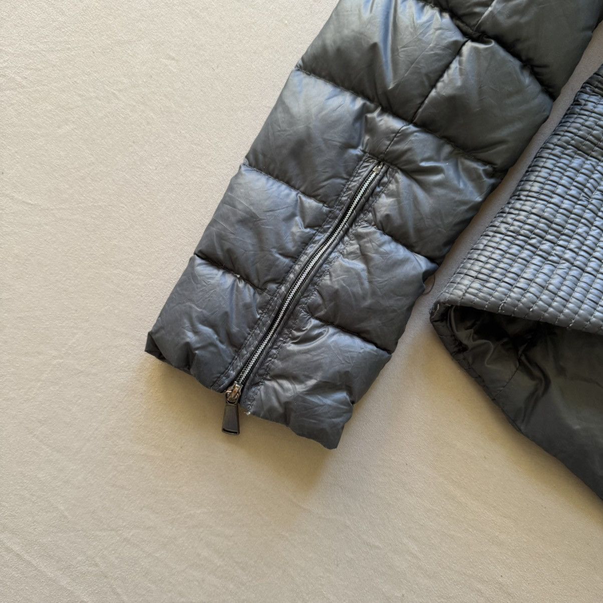 Saks Fifth Avenue Saks Fifth Avenue Asymmetrical Zip Funnel Neck Puffer Jacket Size S / US 4 / IT 40 - 7 Thumbnail