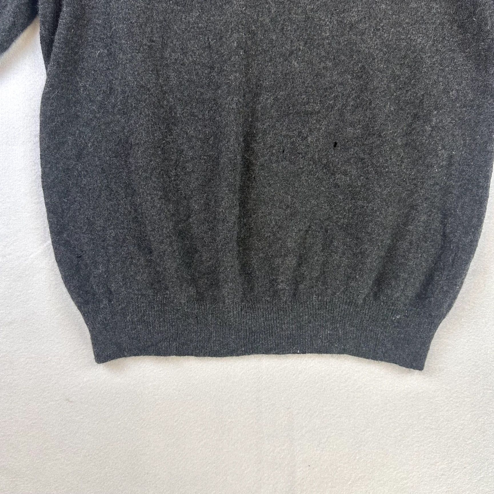 Weatherproof Weatherproof Mens Large 2 Ply Cashmere Knit Sweater Gray V-Neck Crewneck Classic All Seasons Lightweight Knit - Holiday? Size US L / EU 52-54 / 3 - 5 Thumbnail