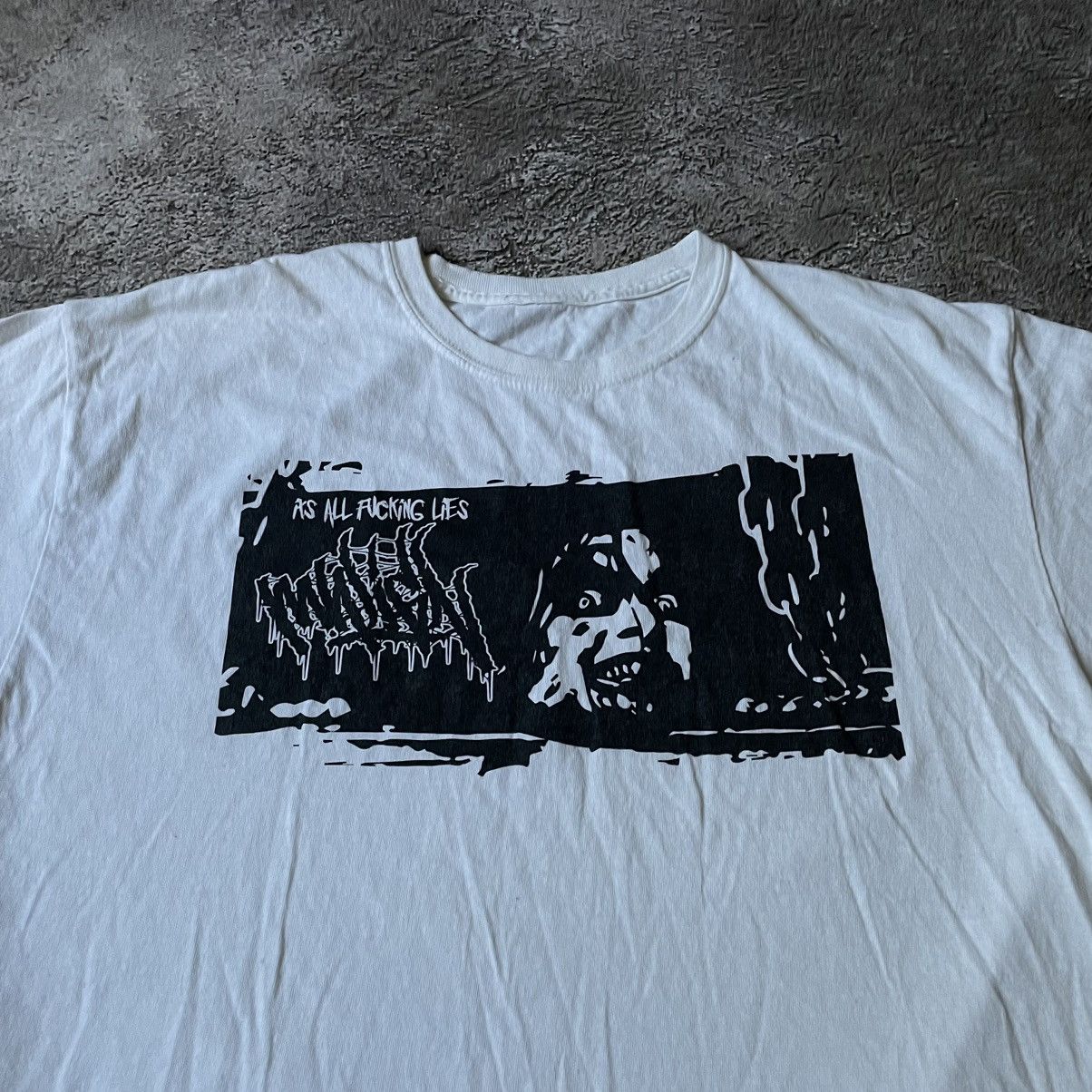 Vintage Vintage Y2K Goth Graphic Tee Sun Faded Black Abstract Boxy L Size US L / EU 52-54 / 3 - 5 Thumbnail