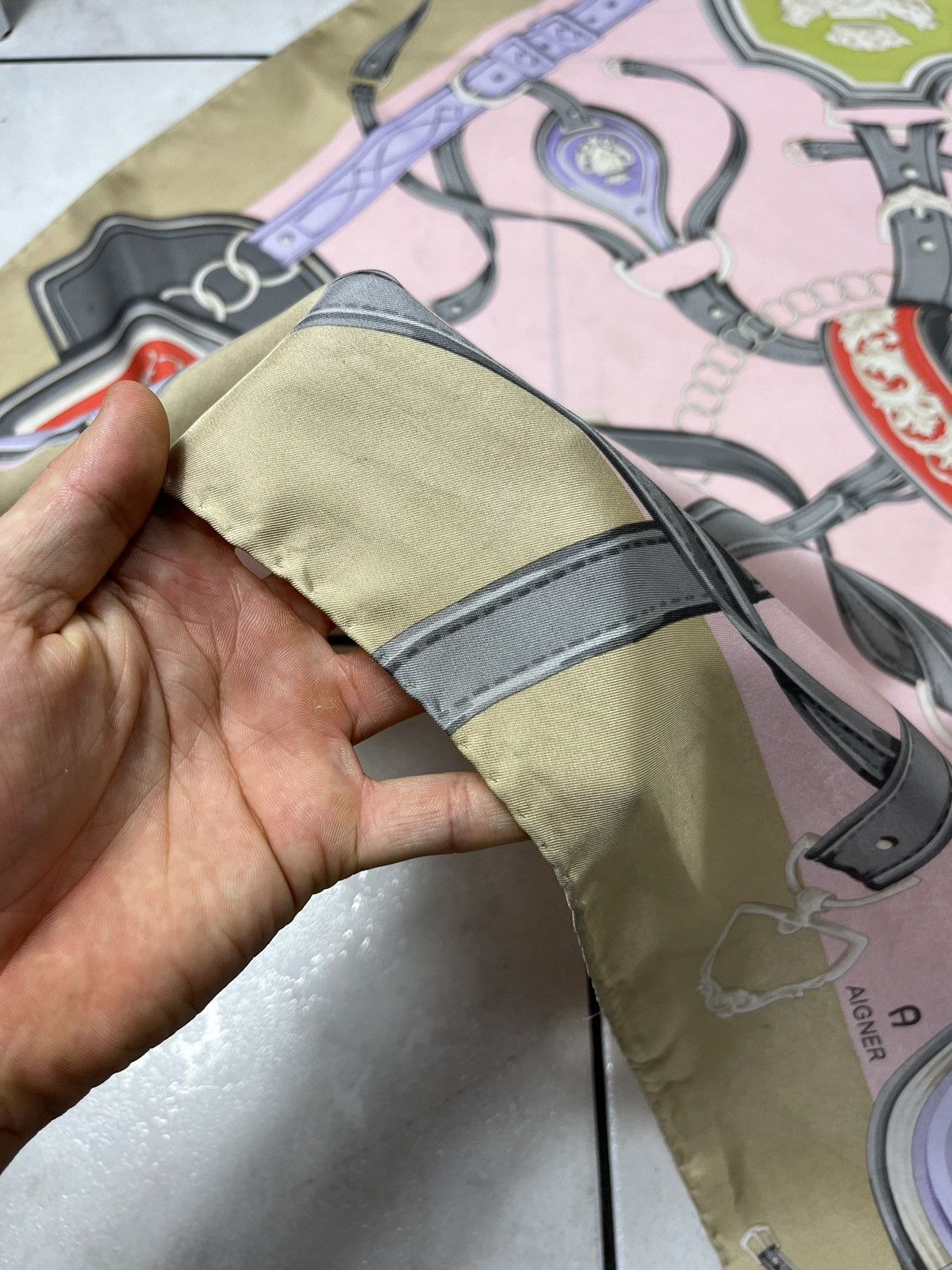 Aigner × Etienne Aigner × Vintage Vintage Aigner silk scarf Italy painted handkerchief Size ONE SIZE - 13 Thumbnail