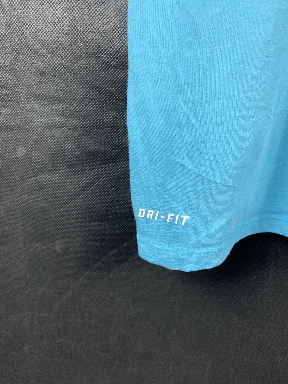 Nike Steals! Nike Small Swoosh Drifit Running Tee Size US XL / EU 56 / 4 - 3 Thumbnail