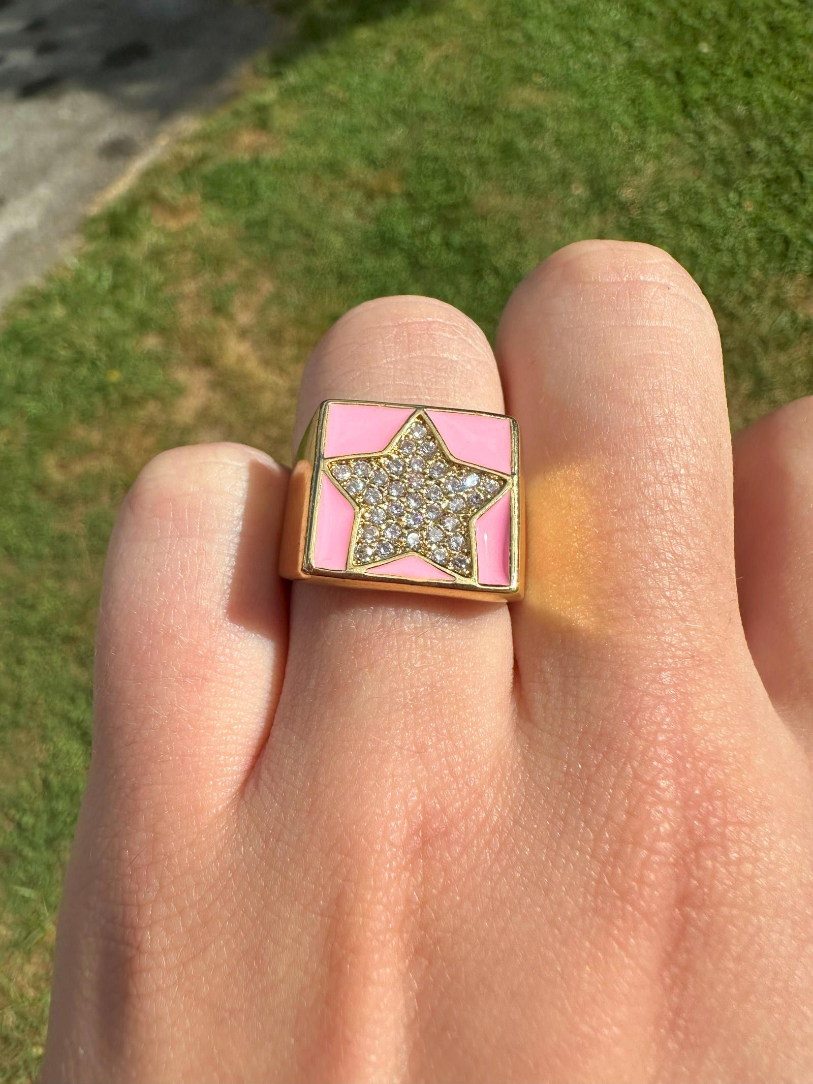 Jewelry Pink Enamel / Gold Star Ring Adjustable Sizing Size ONE SIZE - 1 Thumbnail