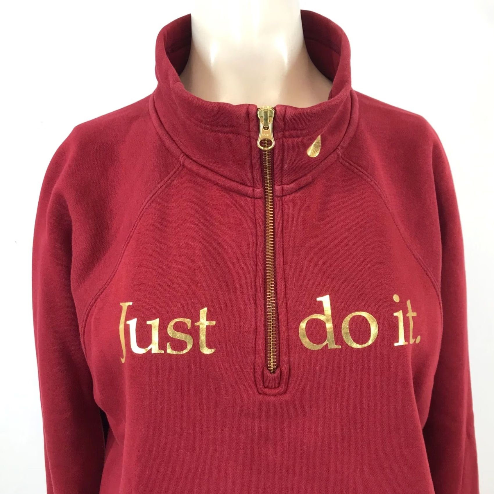 Nike NIKE Women's M BURGUNDY Just Do It 1/4 Zip Sweatshirt BV4990-677 Sweatshirt Women M Pullover Activewear Size M / US 6-8 / IT 42-44 - 2 Thumbnail