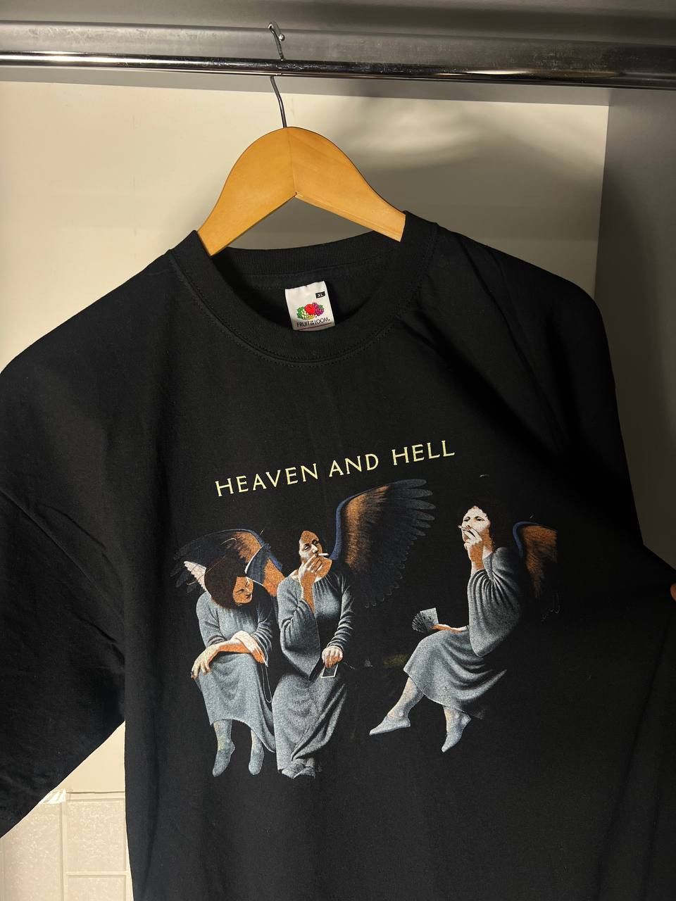 Band Tees VINTAGE HEAVEN AND HELL WORLD TOUR ROCK T-SHIRT Y2K 90s USA Size US XL / EU 56 / 4 - 6 Thumbnail