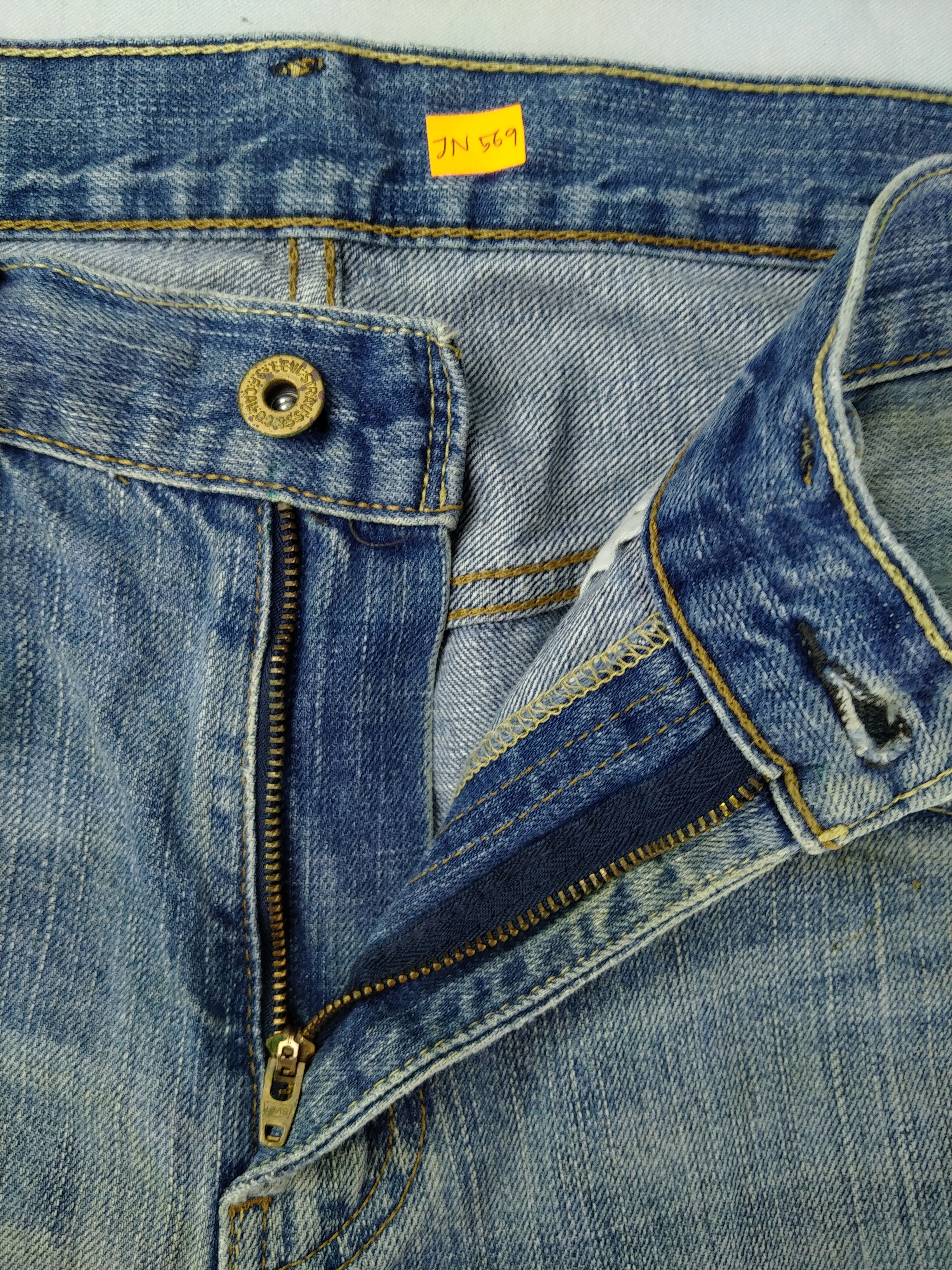 Levi's Vintage Levi's 569 Dirty Distressed Denim 35 x 28 -JN569 Size US 35 - 6 Thumbnail