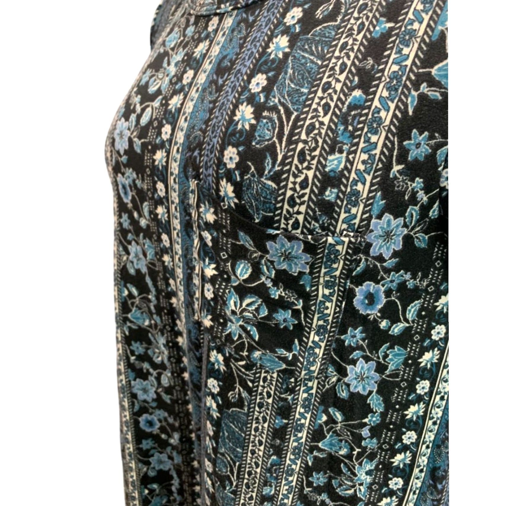 Vintage VINTAGE LulaRoe Blue Stripe Floral Carly Dress Hi Lo Hem Tshirt Dress XS Women's Knee Length 95% polyester 5% spandex Size XS / US 0-2 / IT 36-38 - 3 Thumbnail